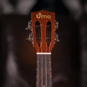Uma UK-20SSP Natural Soprano Ukulele headstock