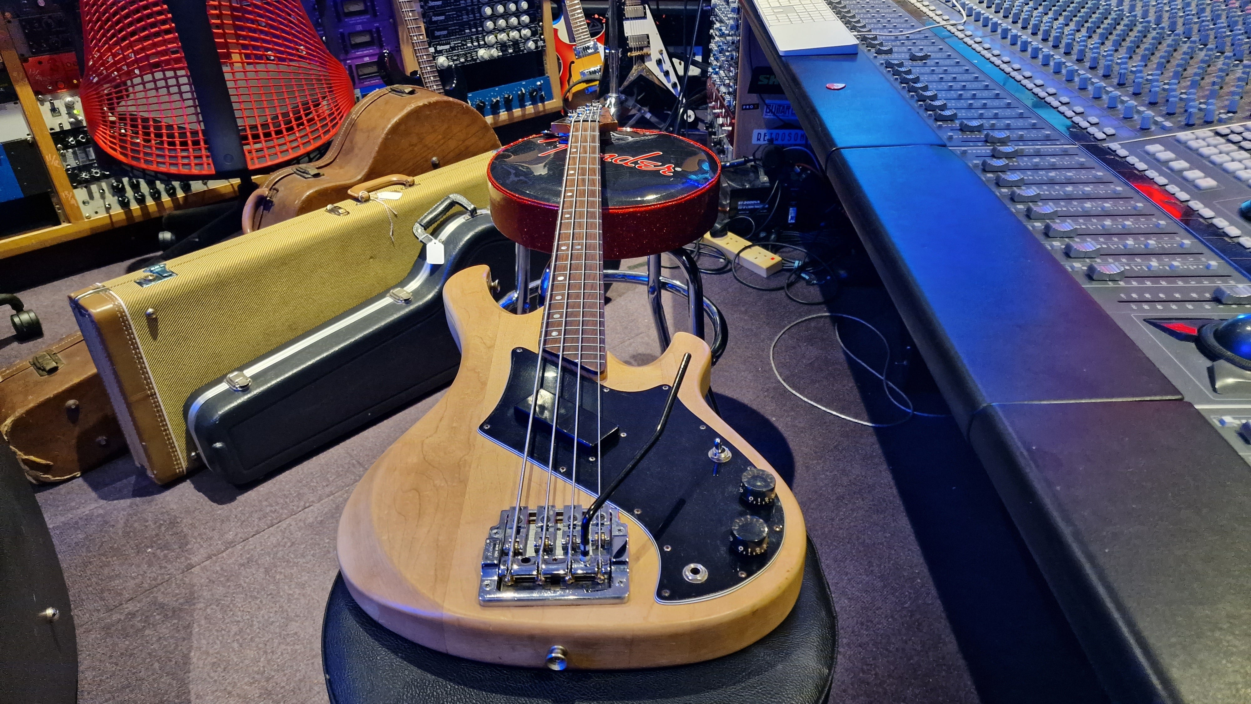 Gibson Victory Bass 1981 Vintage 4-String USA Kahler Tremolo Natural Thunderbird Headstock