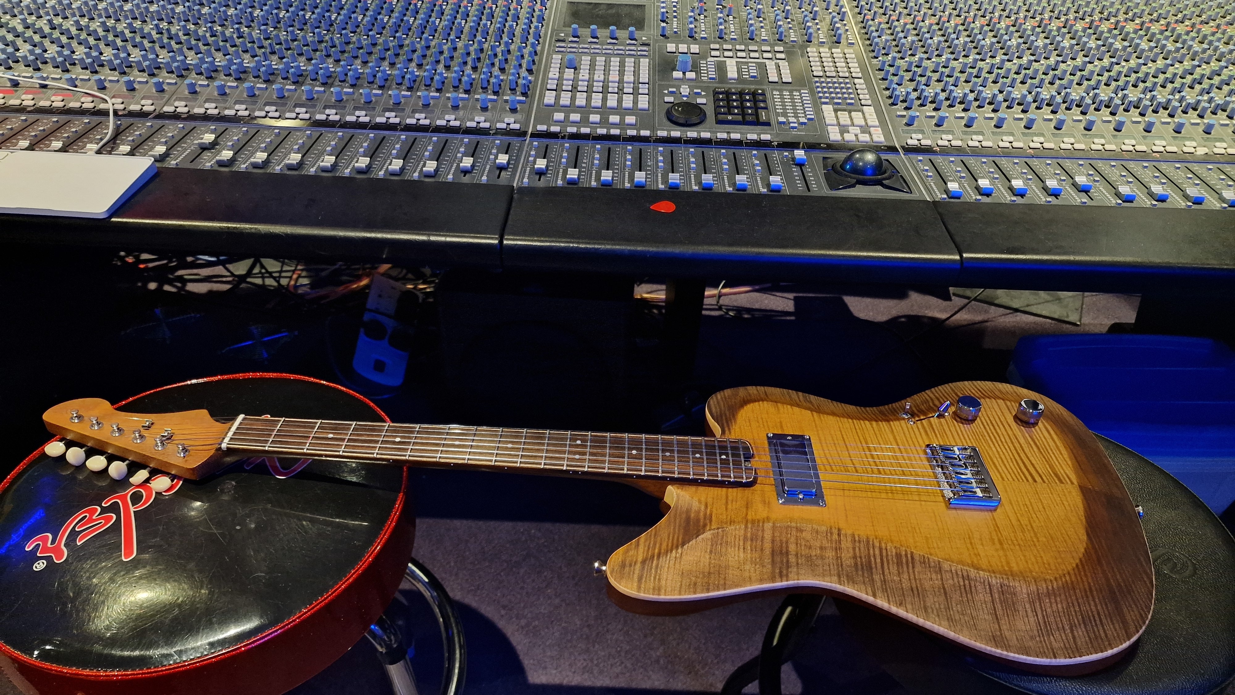 British Custom Shop Jaguar UK Figured Flame Maple 10 Top Jag Guitar