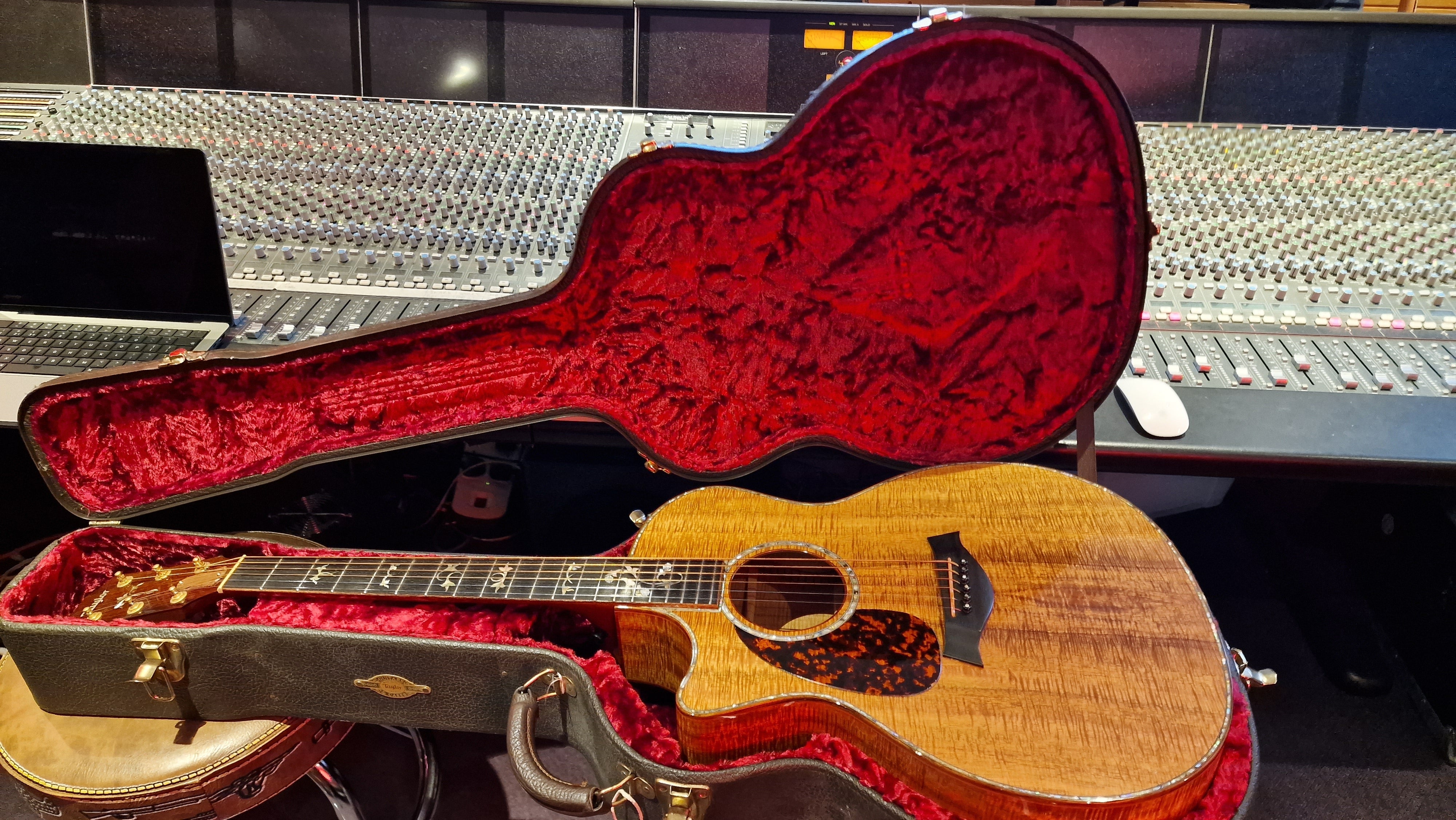 Taylor Custom Shop Grand Auditorium Presentation Series AAAAA Flame Hawaiian KOA 1 of 1 GA Acoustic Guitar LH Left Hand Lefty