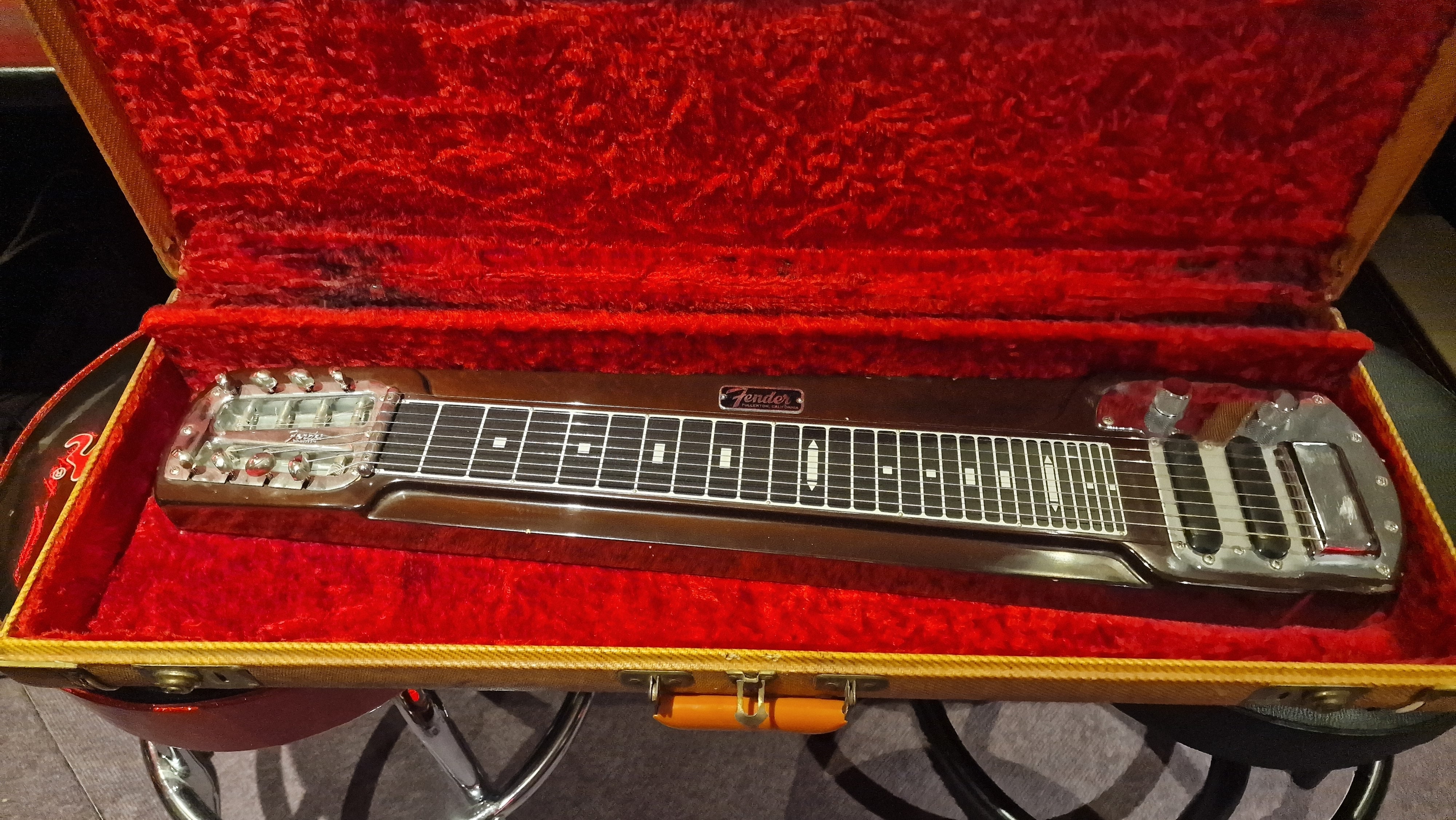 Fender Deluxe 6 Stringmaster Vintage Lap Steel Six String Electric Guitar with suitcase