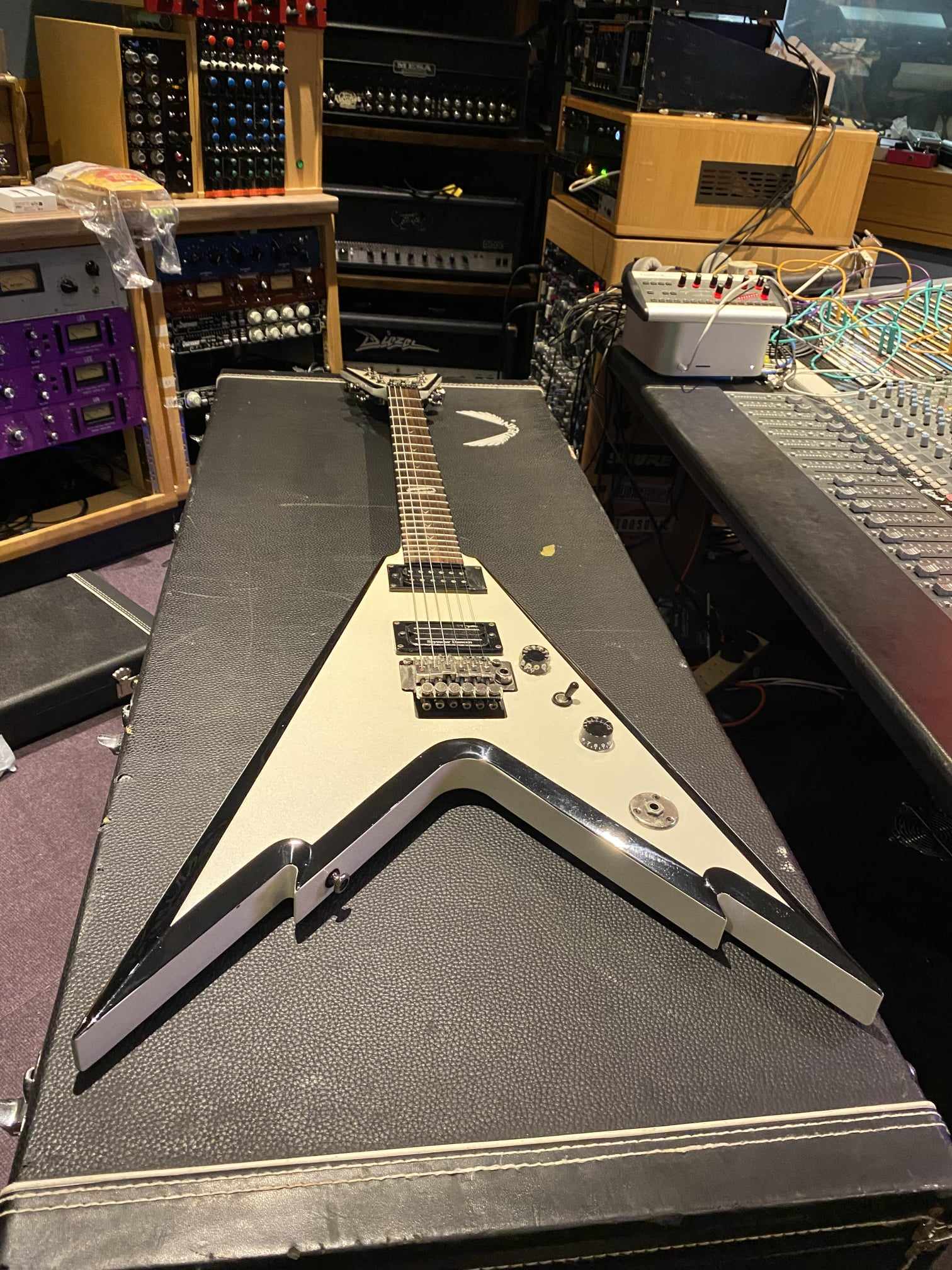Dean Dime Razorback V Dimebag Darrell Black Bevels Pantera Signature Flying V Guitar
