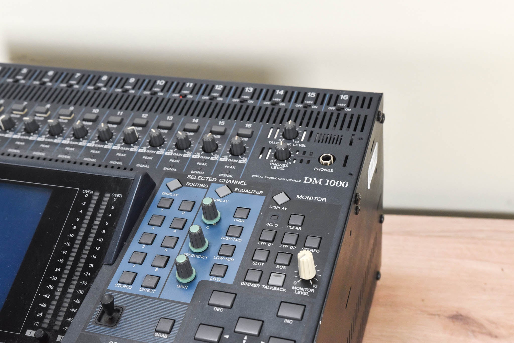 Yamaha DM1000 48-Channel Digital Audio Mixer
