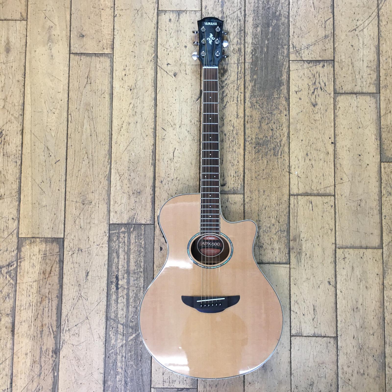 Yamaha APX600 Pre Owned