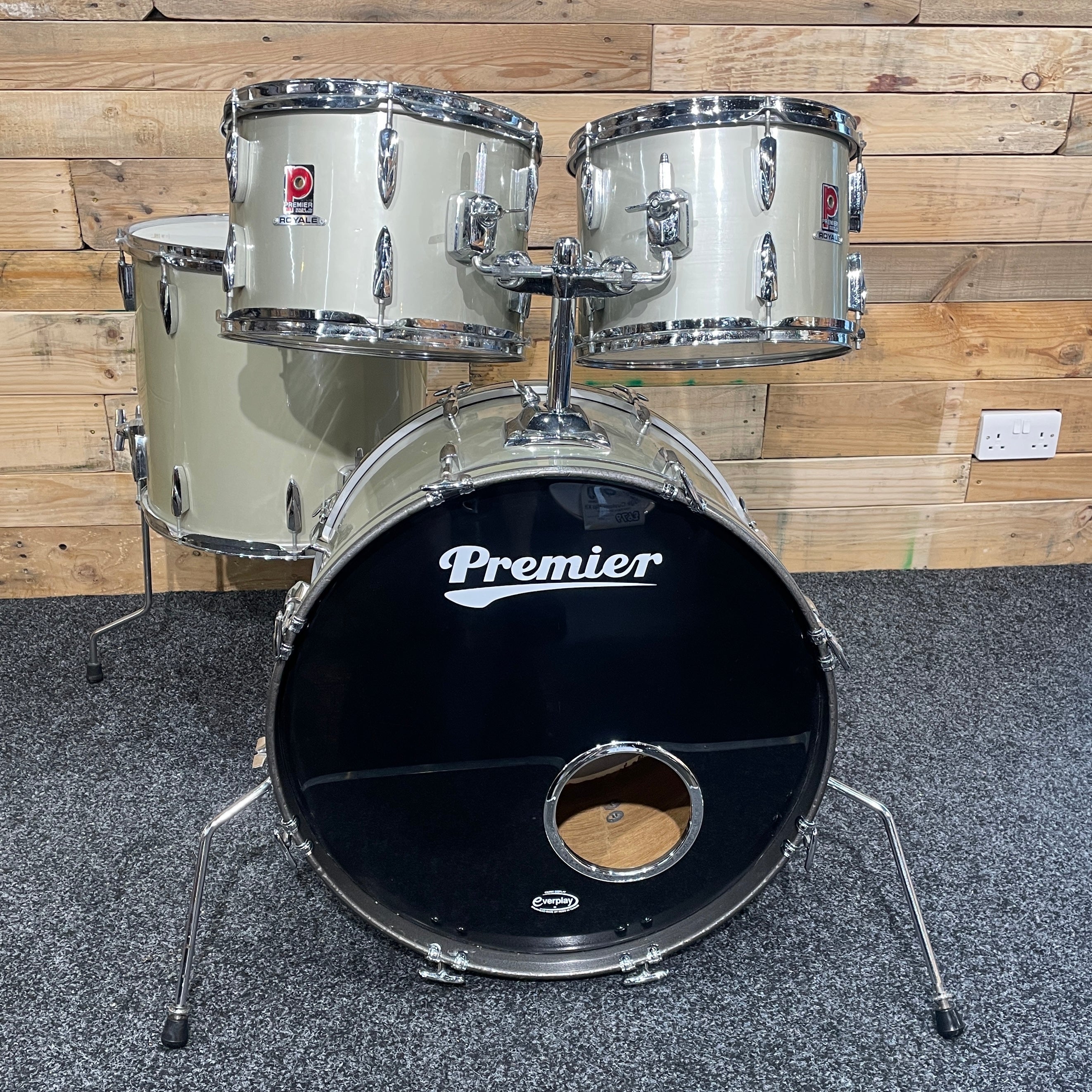 Pre-Owned Premier Royale 4pc Shell Pack in Silver