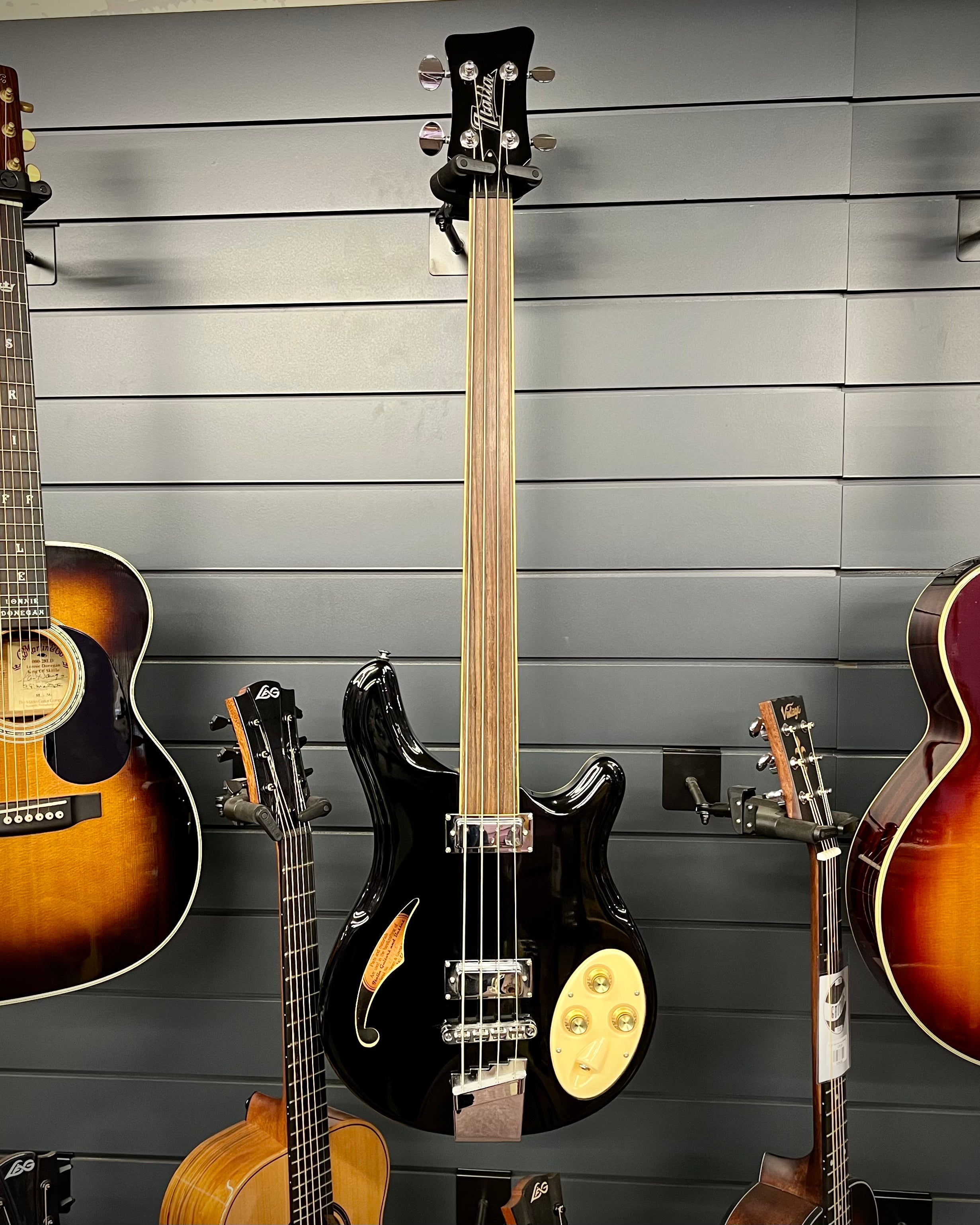 Italia Rimini Fretless Bass