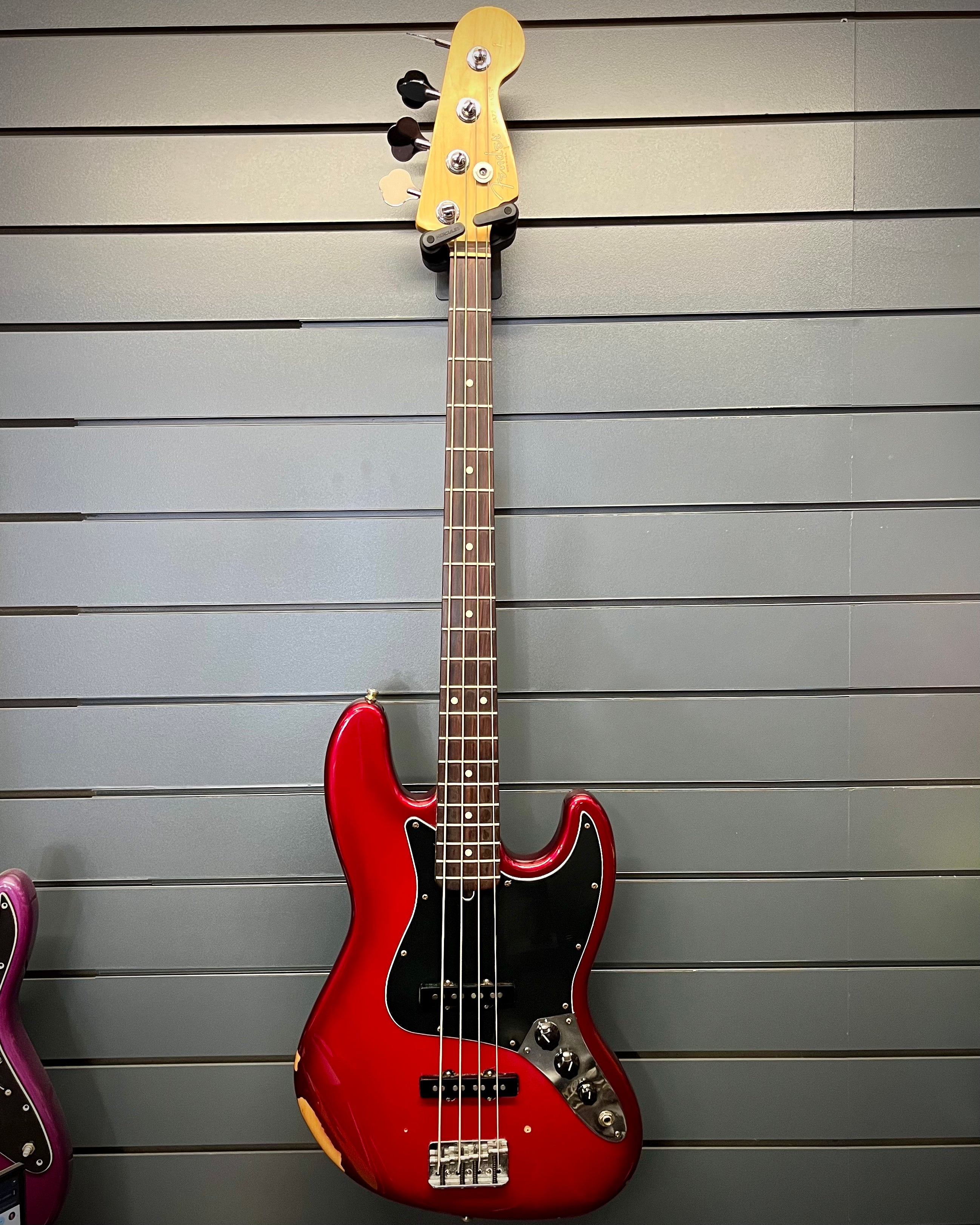 Fender USA Deluxe Jazz - Crimson Burst (#N6166614)