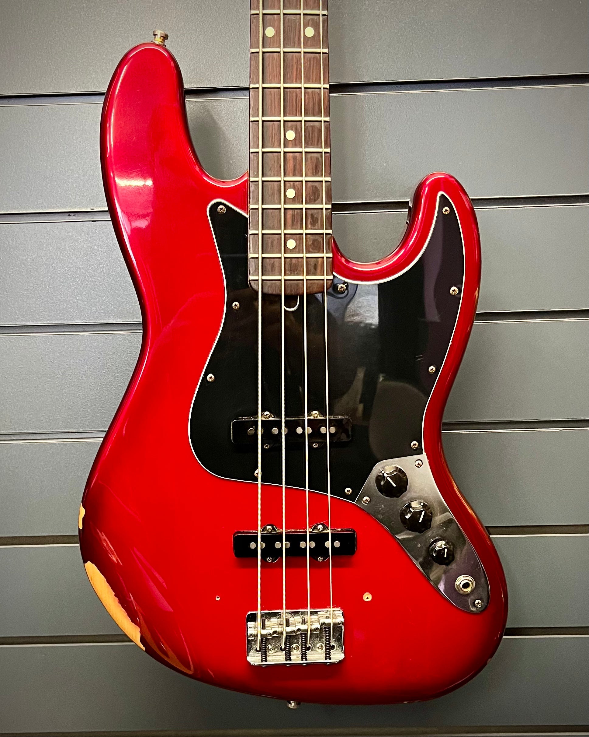 Fender USA Deluxe Jazz - Crimson Burst (#N6166614)