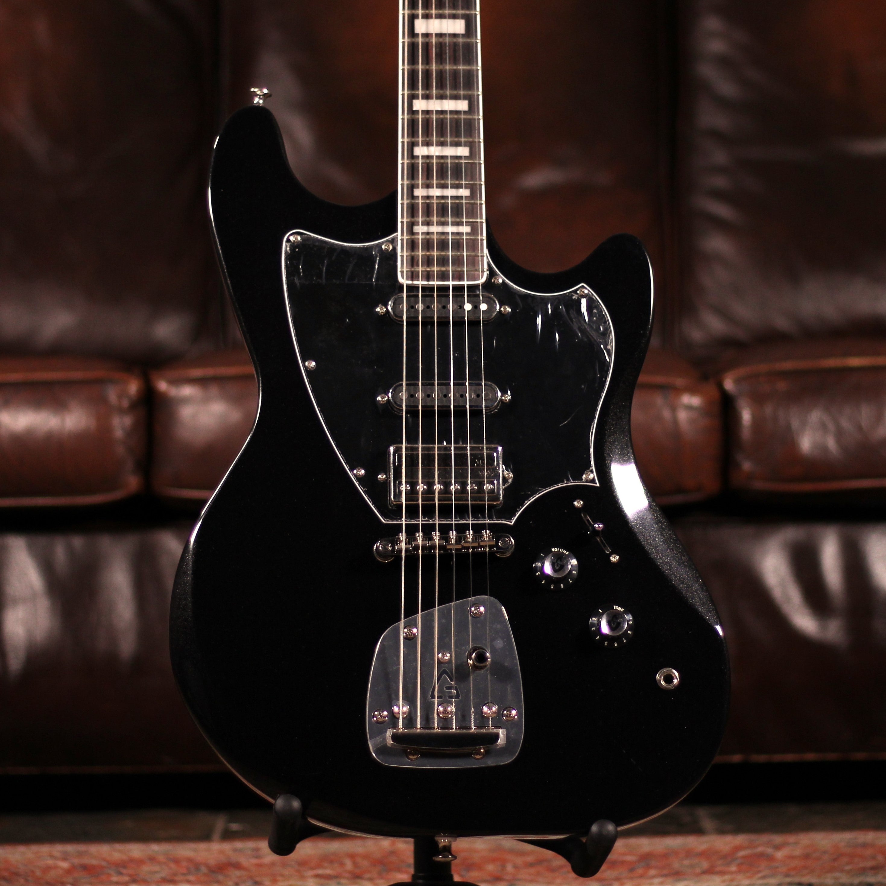 Guild Surfliner Deluxe Black Metallic