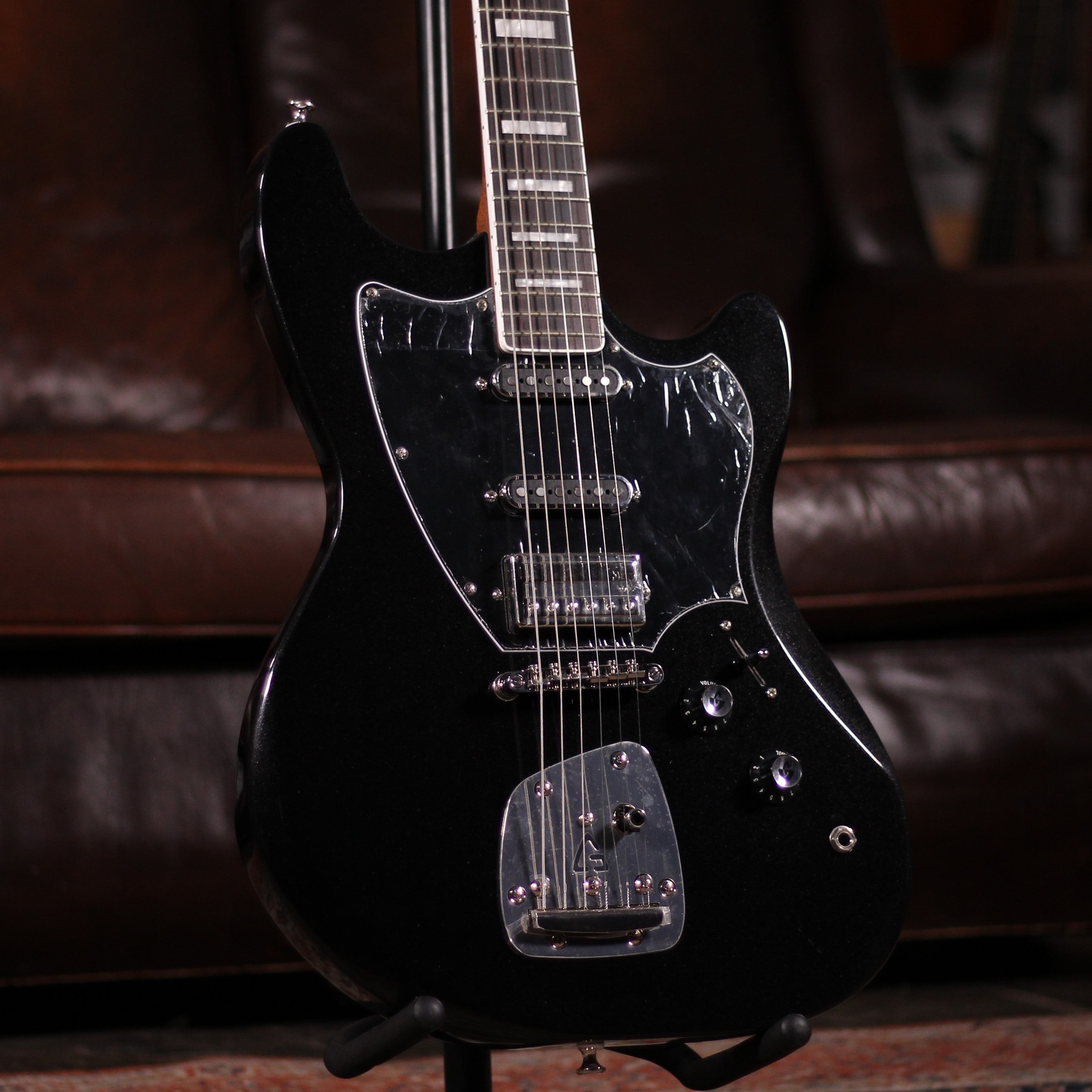 Guild Surfliner Deluxe Black Metallic