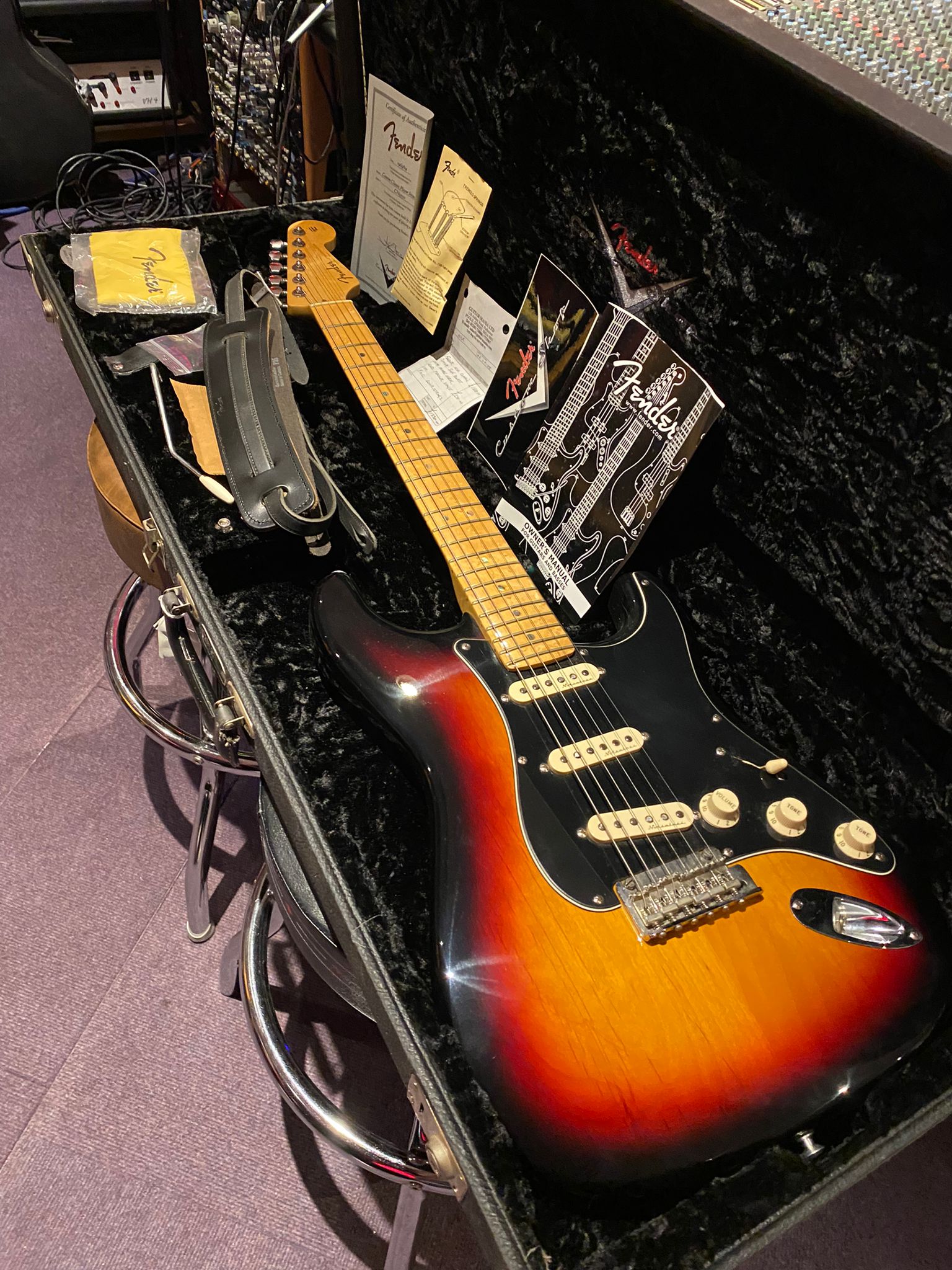 2004 Fender Custom Shop Stratocaster Classic Player Sunburst Electric Guitar For Sale