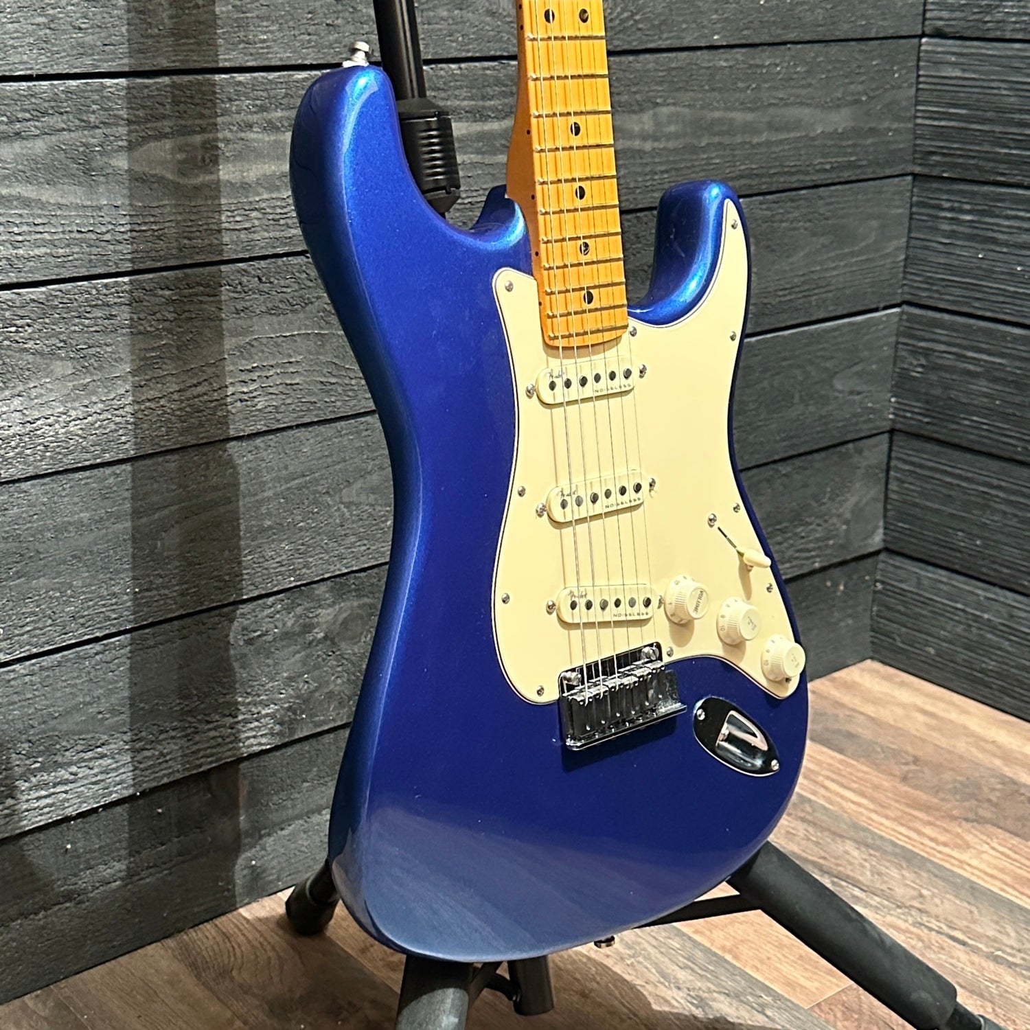 Fender American Ultra Stratocaster USA Electric Guitar - Noble Blue