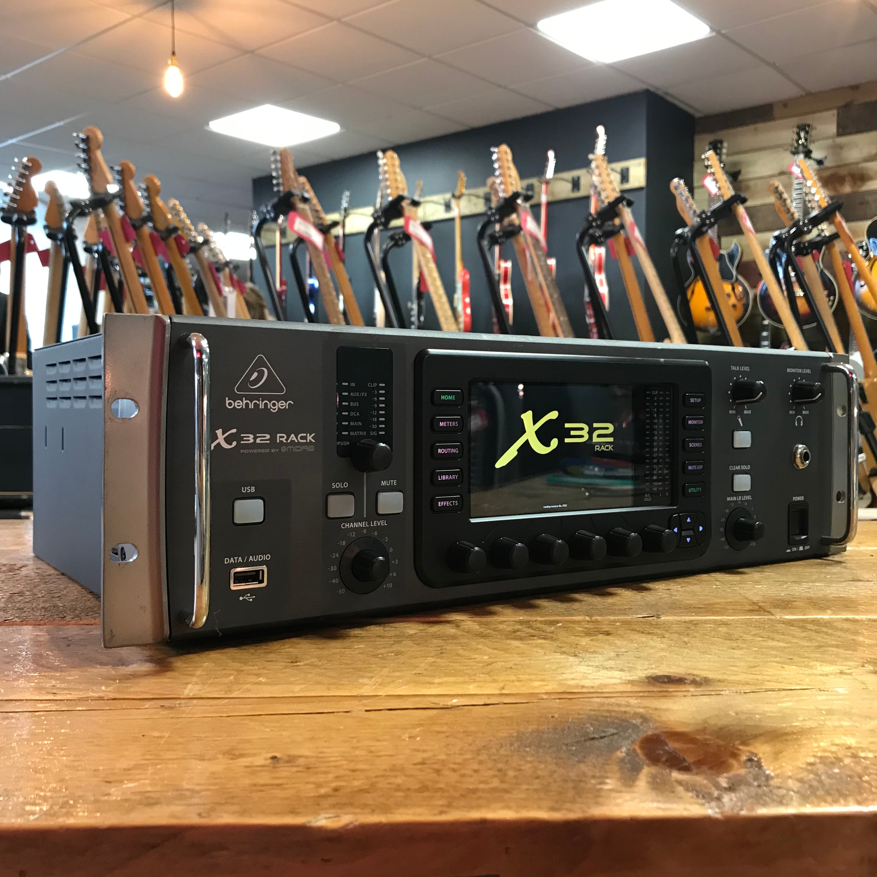 Behringer X32 Rack 40-Input 25-Bus Rackmount Digital Mixer