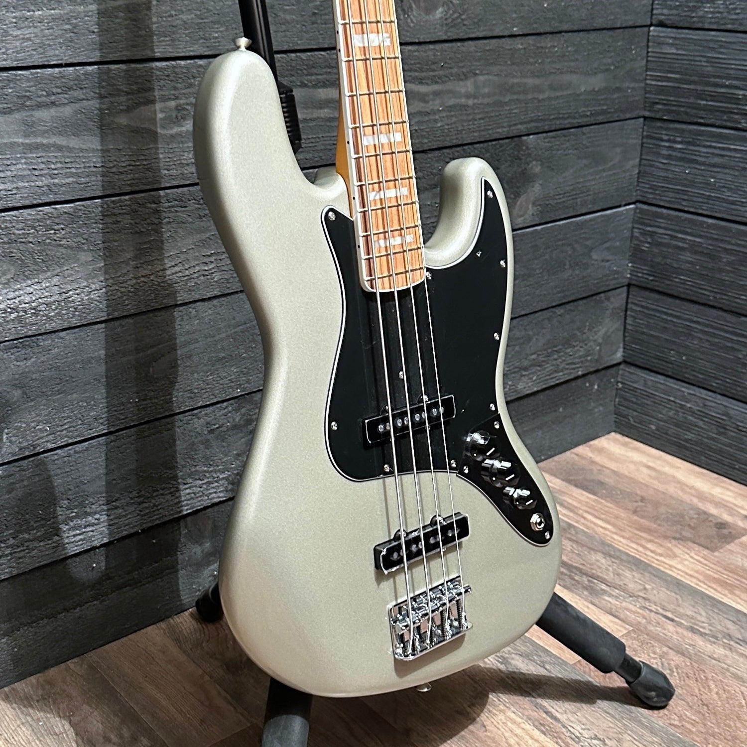 Fender Vintera ‘70s Jazz Bass 4 String Electric Bass Guitar - Inca Silver