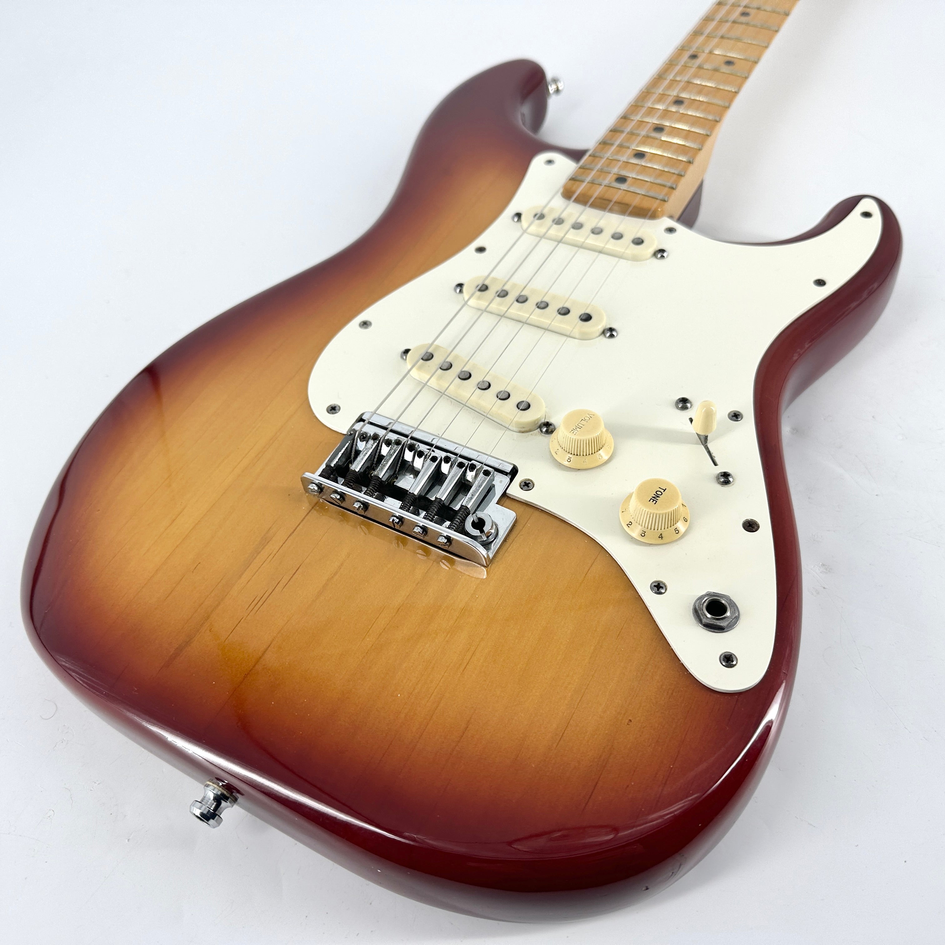 1983 Fender American Stratocaster - Sienna Sunburst