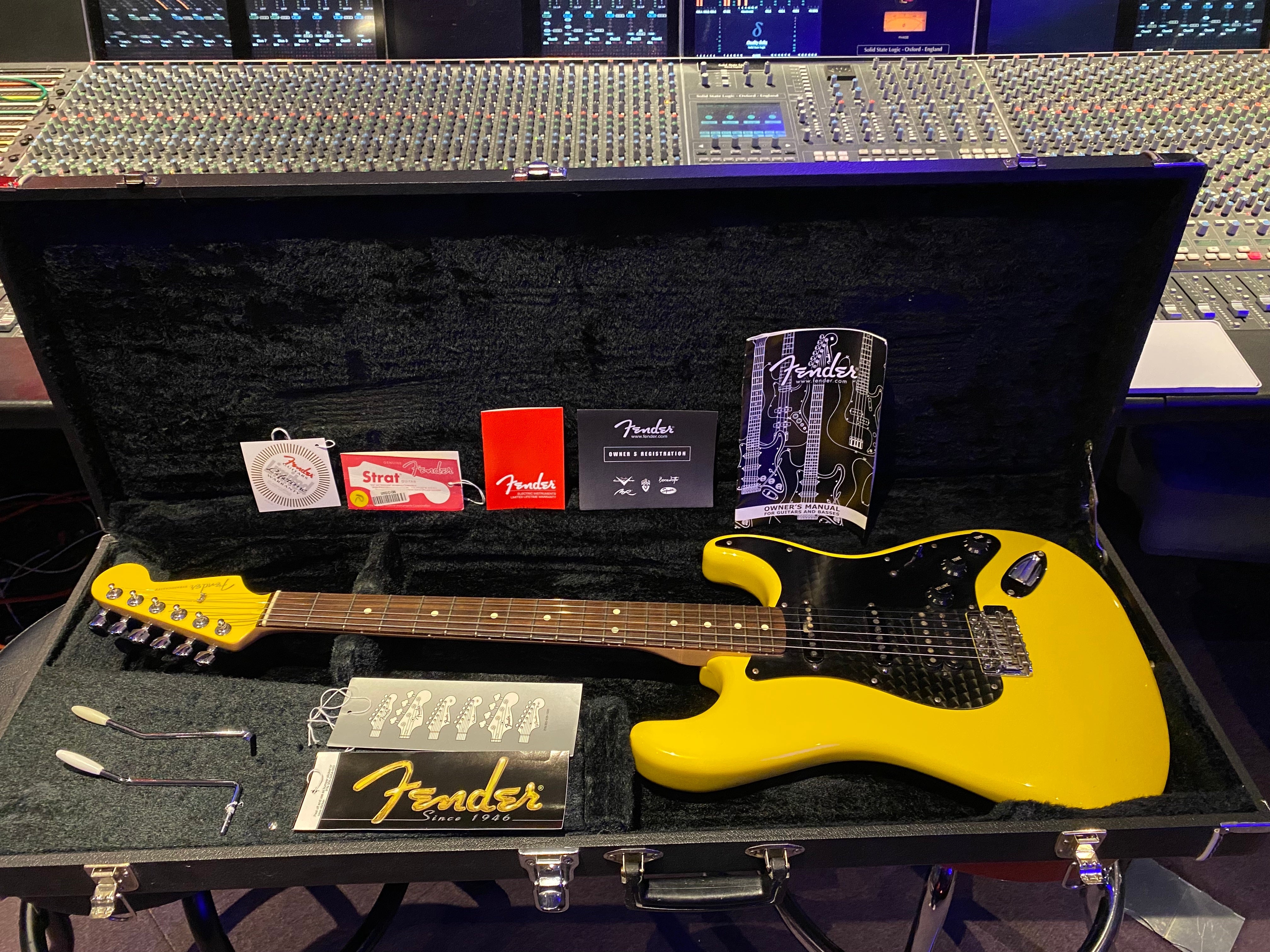 Fender Stratocaster Graffiti Yellow HSS Standard Fat Strat FSR Special Limited Edition 1 of 100 Electric Guitar