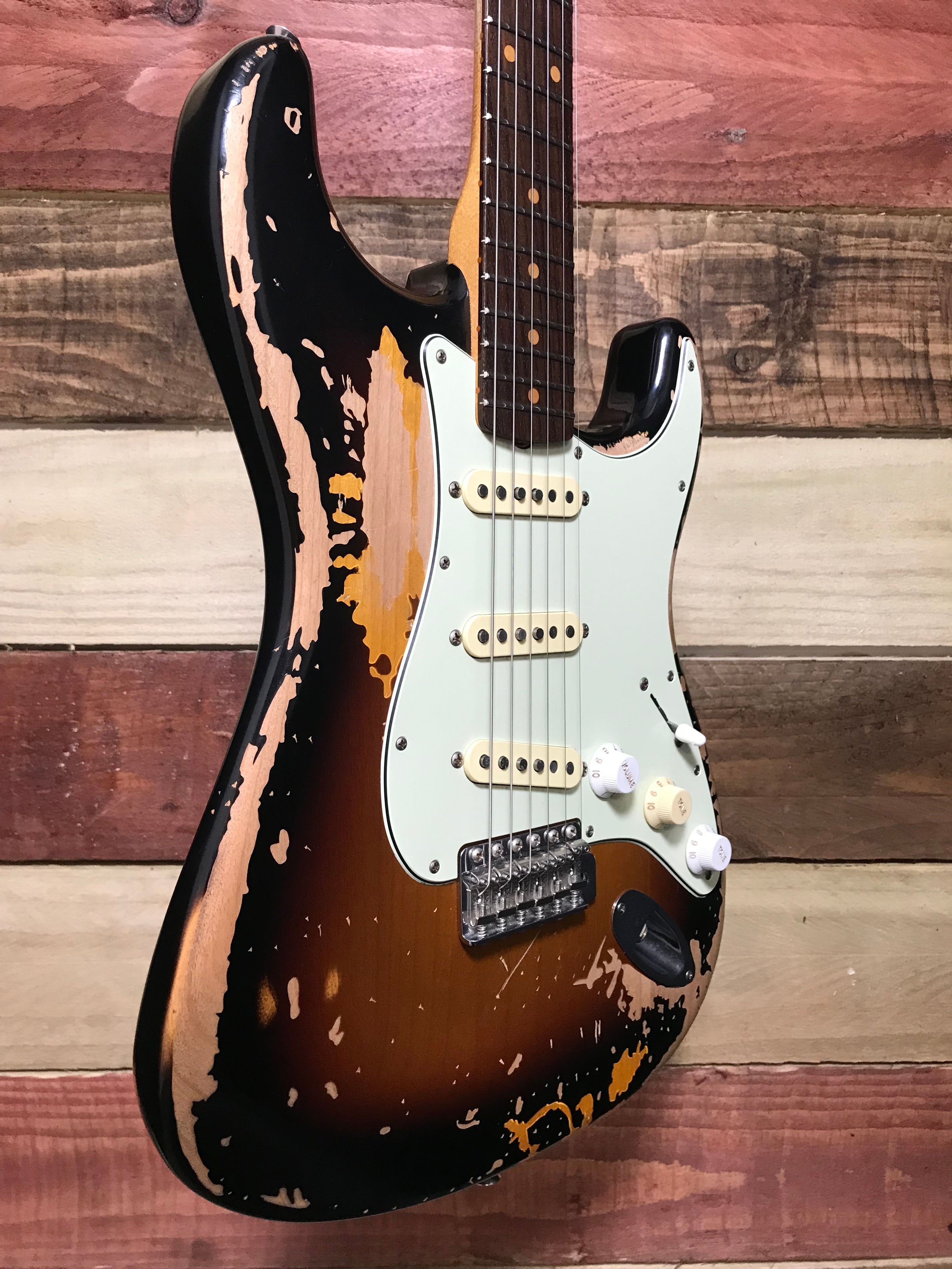 Fender Mike McCready Signature Stratocaster 3-Color Sunburst Relic 2023