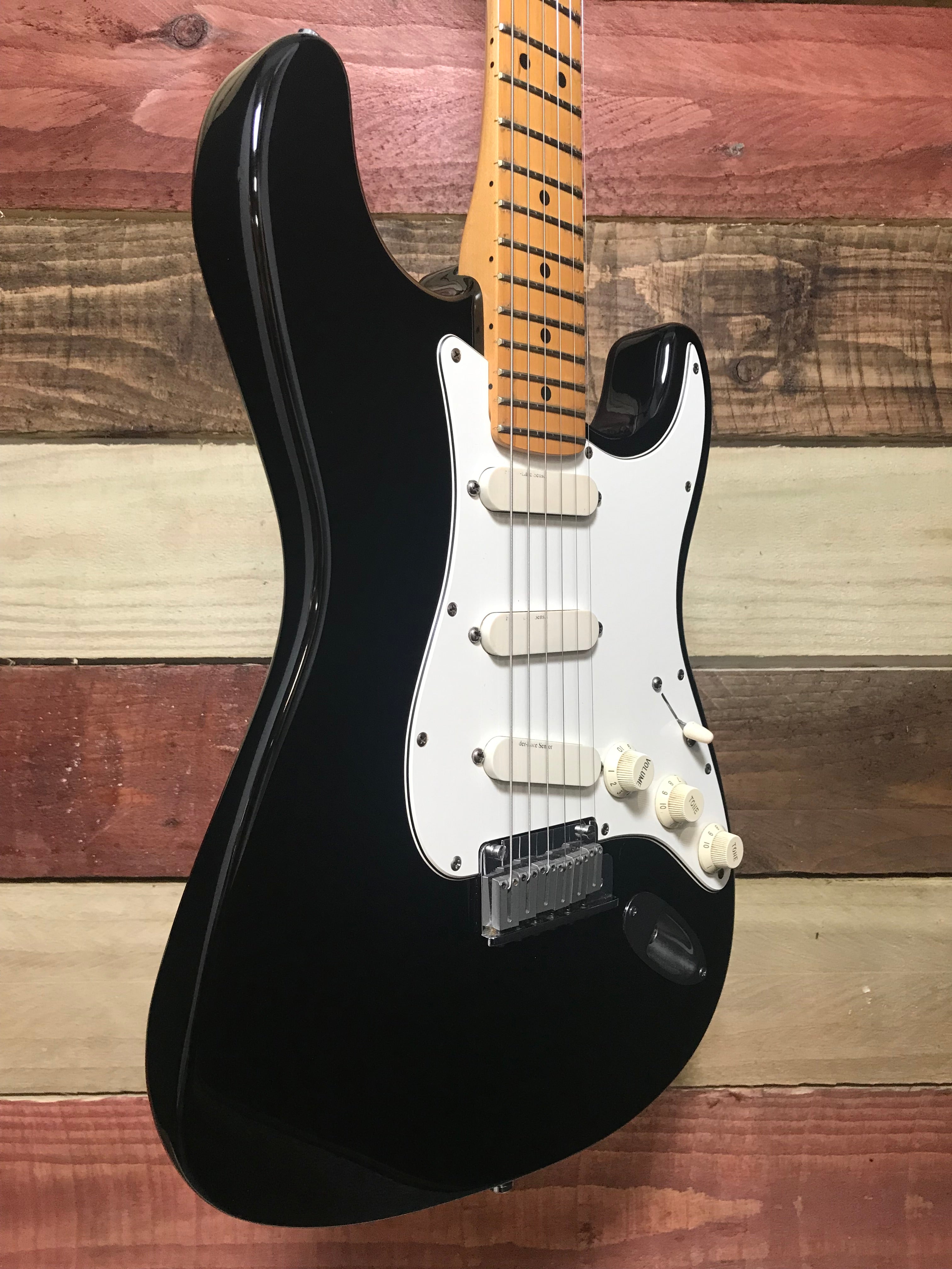 Fender Strat Plus with Maple Fretboard Black 1988