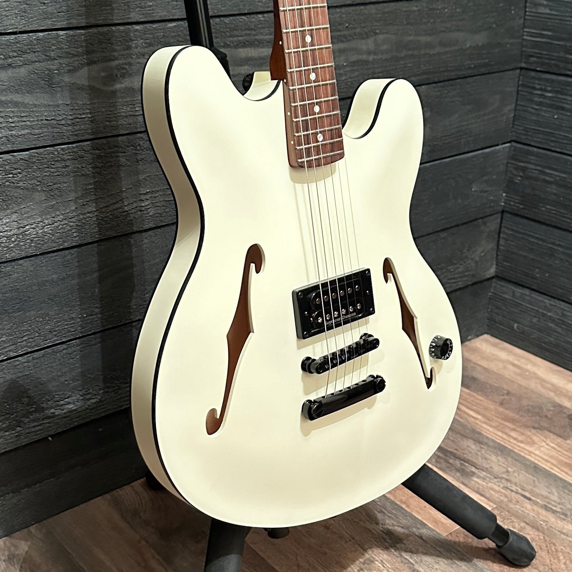 Fender Tom DeLonge Starcaster Semi Hollow-body Electric Guitar White