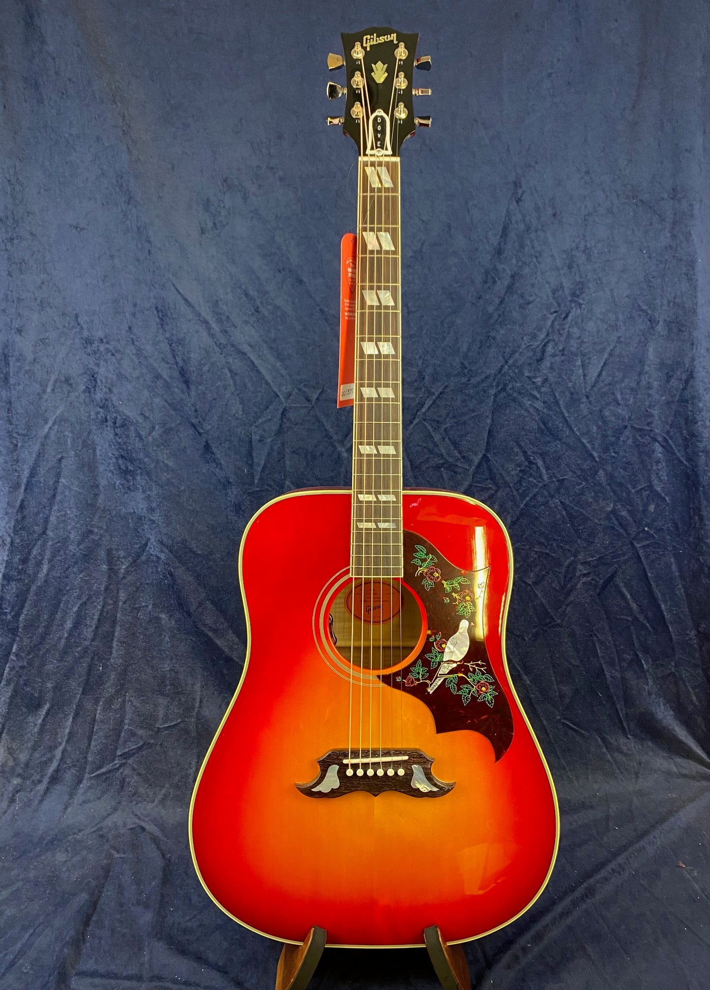 Gibson Dove Original in Vintage Cherry Sunburst