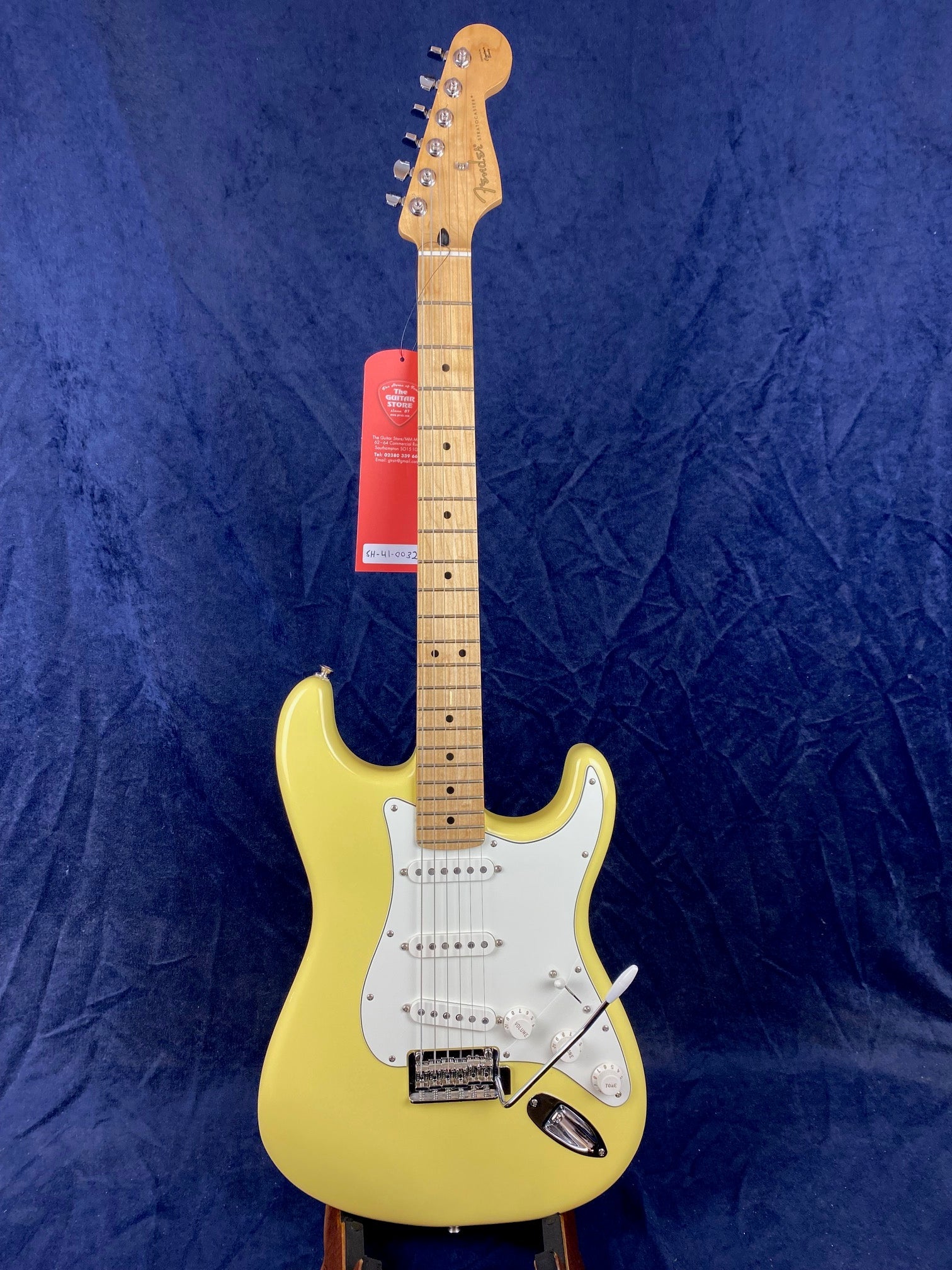 Fender Player Stratocaster SSS in Buttercream Pre-owned