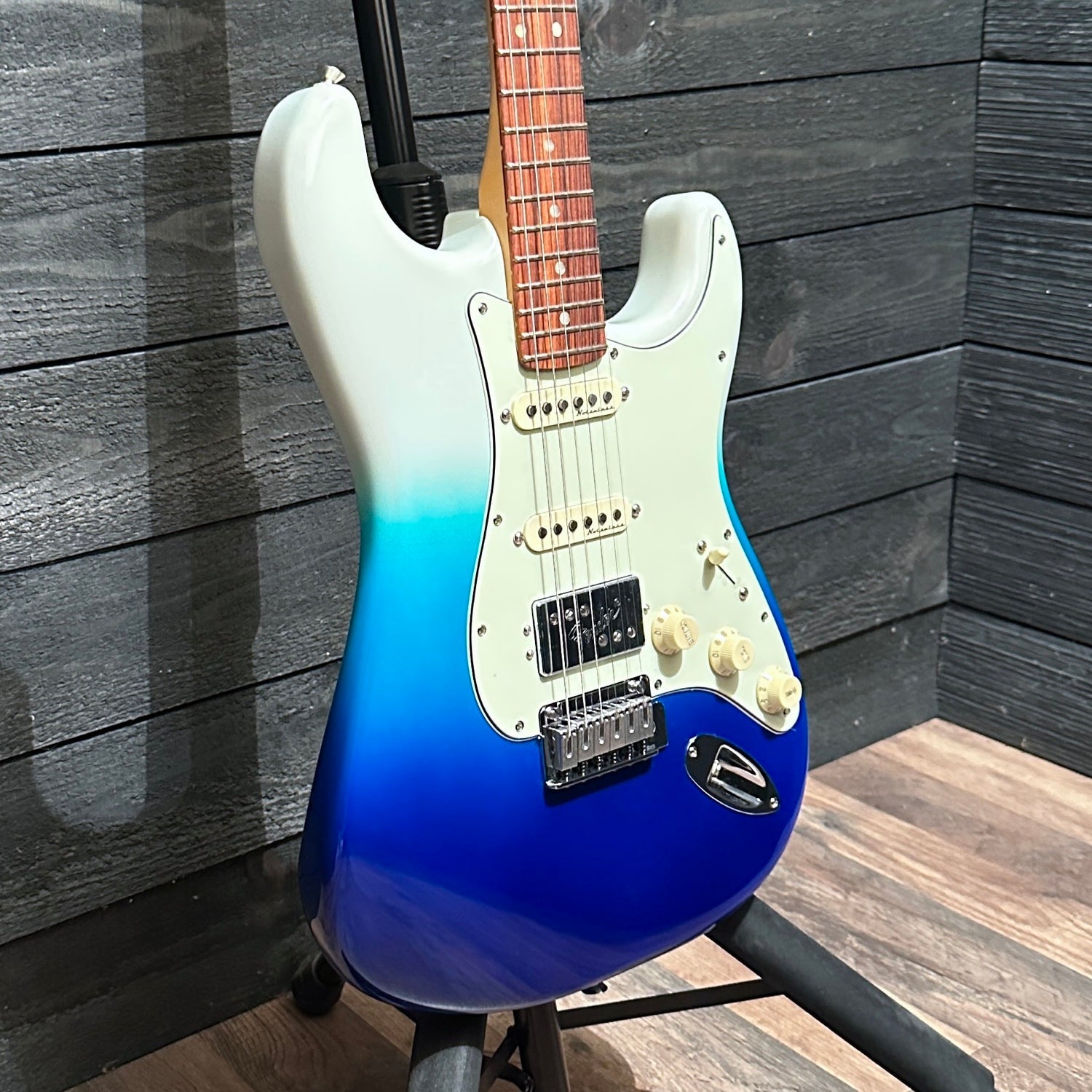 Fender Player Plus Stratocaster HSS Electric Guitar 2021 - Belair Blue