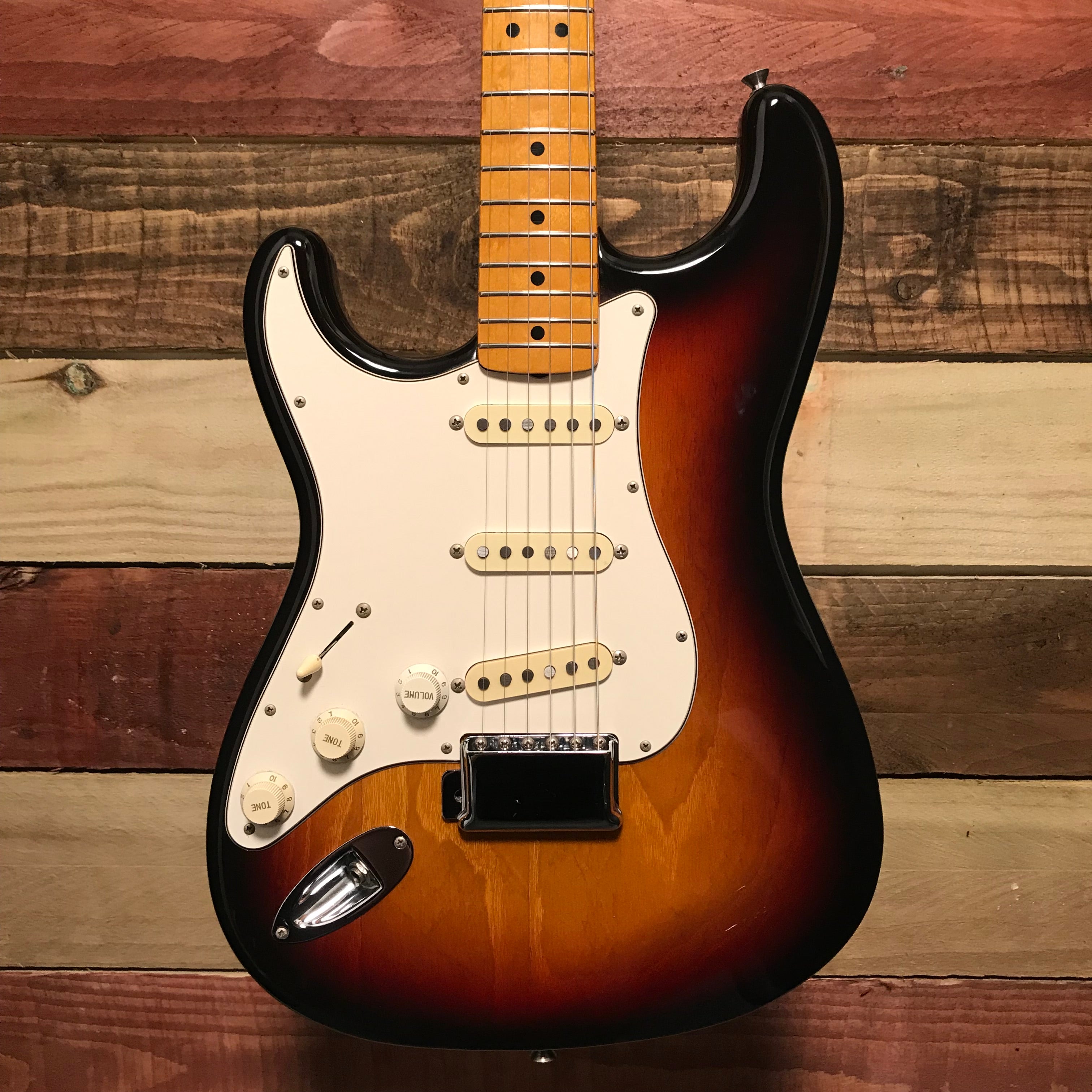 Fender MIJ ST-67 Reissue LH 3-Tone Sunburst 1995