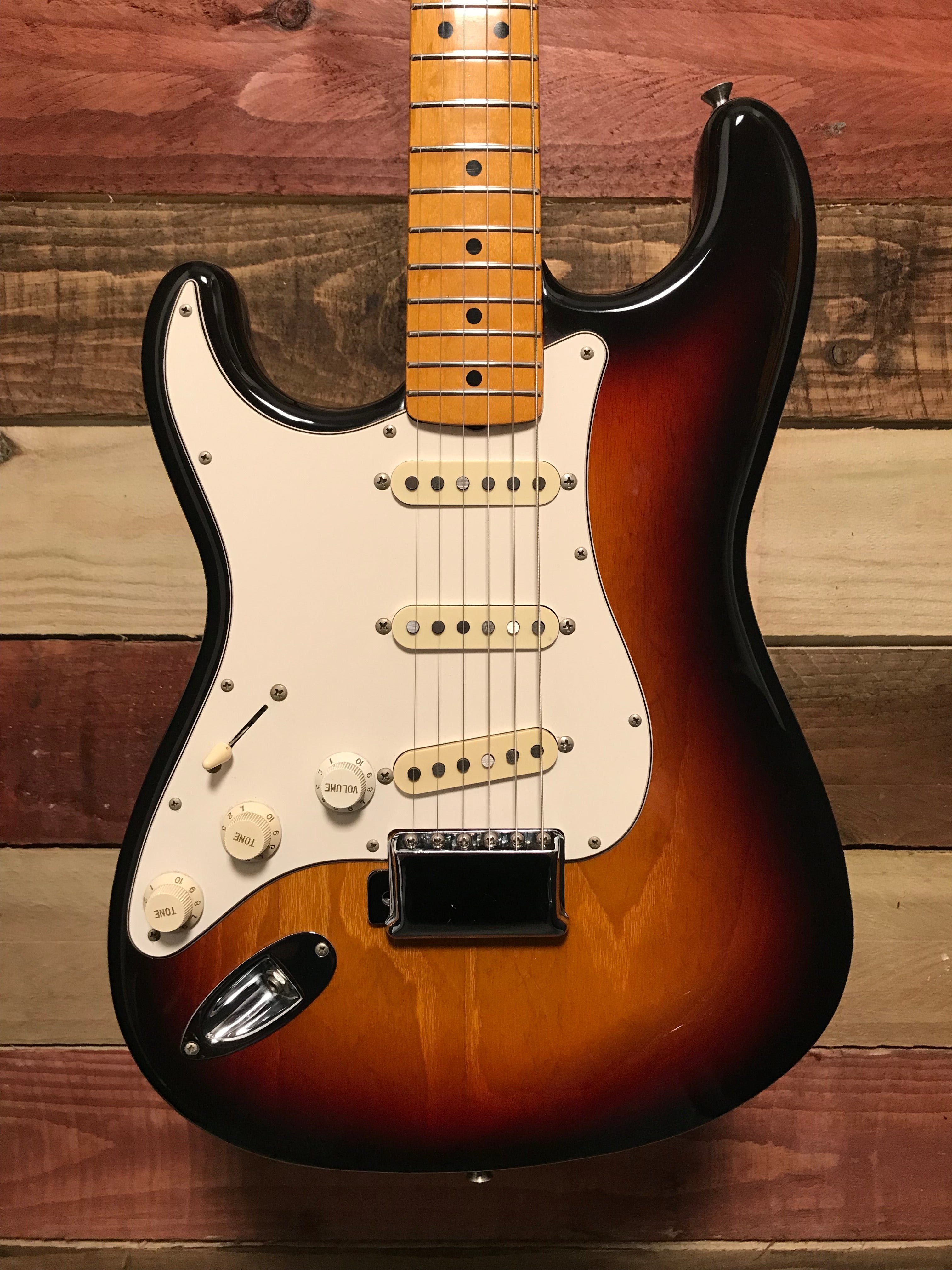 Fender MIJ ST-67 Reissue LH 3-Tone Sunburst 1995