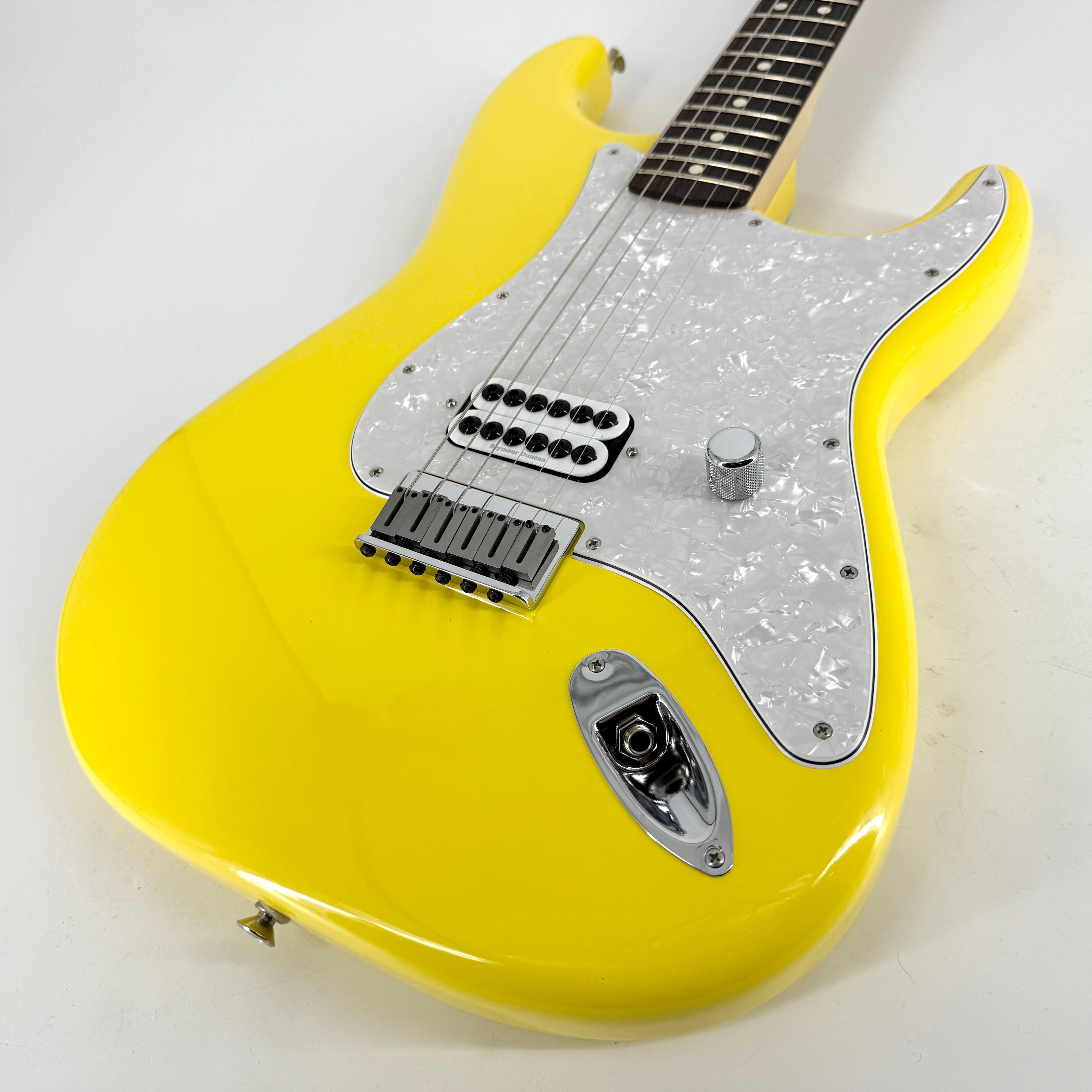 2023 Fender Tom Delonge Limited Edition Stratocaster – Graffiti Yellow