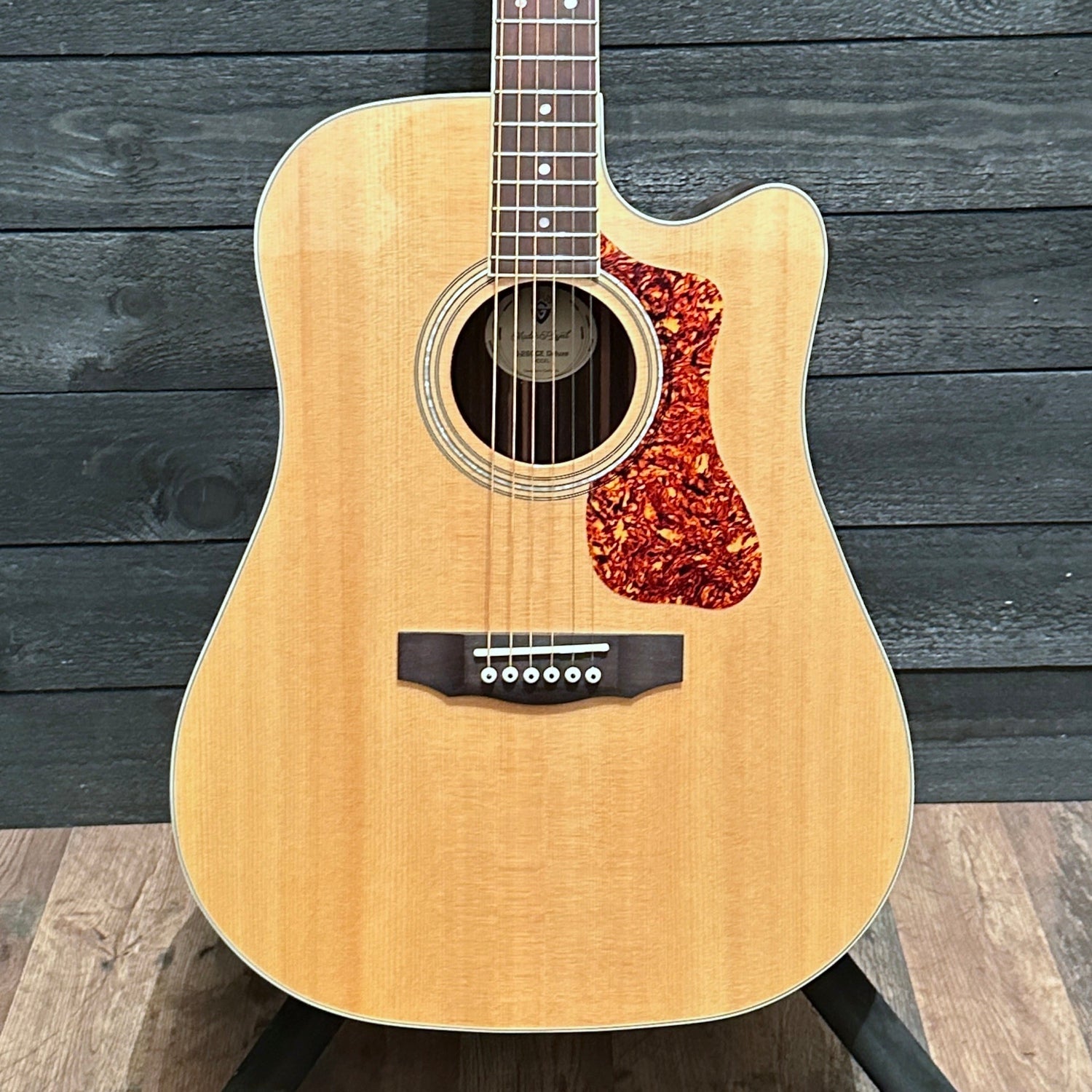 Guild D-260CE Deluxe Dreadnought Acoustic Electric Guitar - Natural