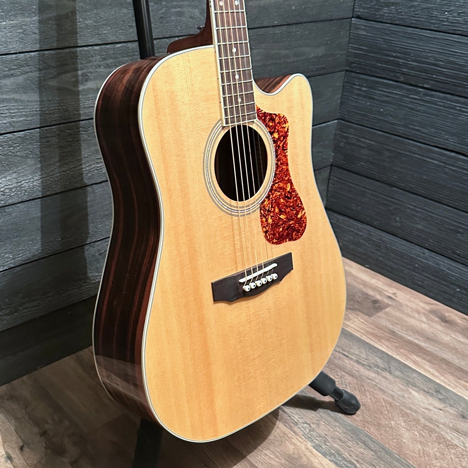 Guild D-260CE Deluxe Dreadnought Acoustic Electric Guitar - Natural