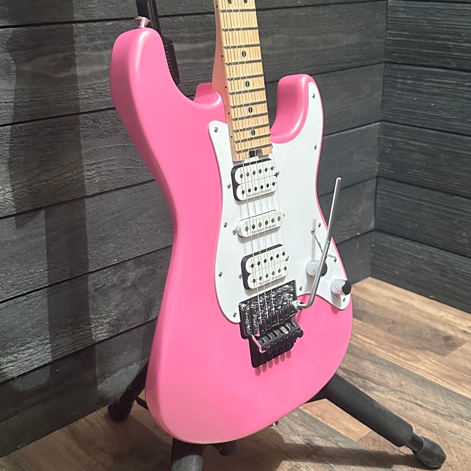 Charvel Pro-Mod So-Cal Style 1 HSH FR M Electric Guitar - Pink