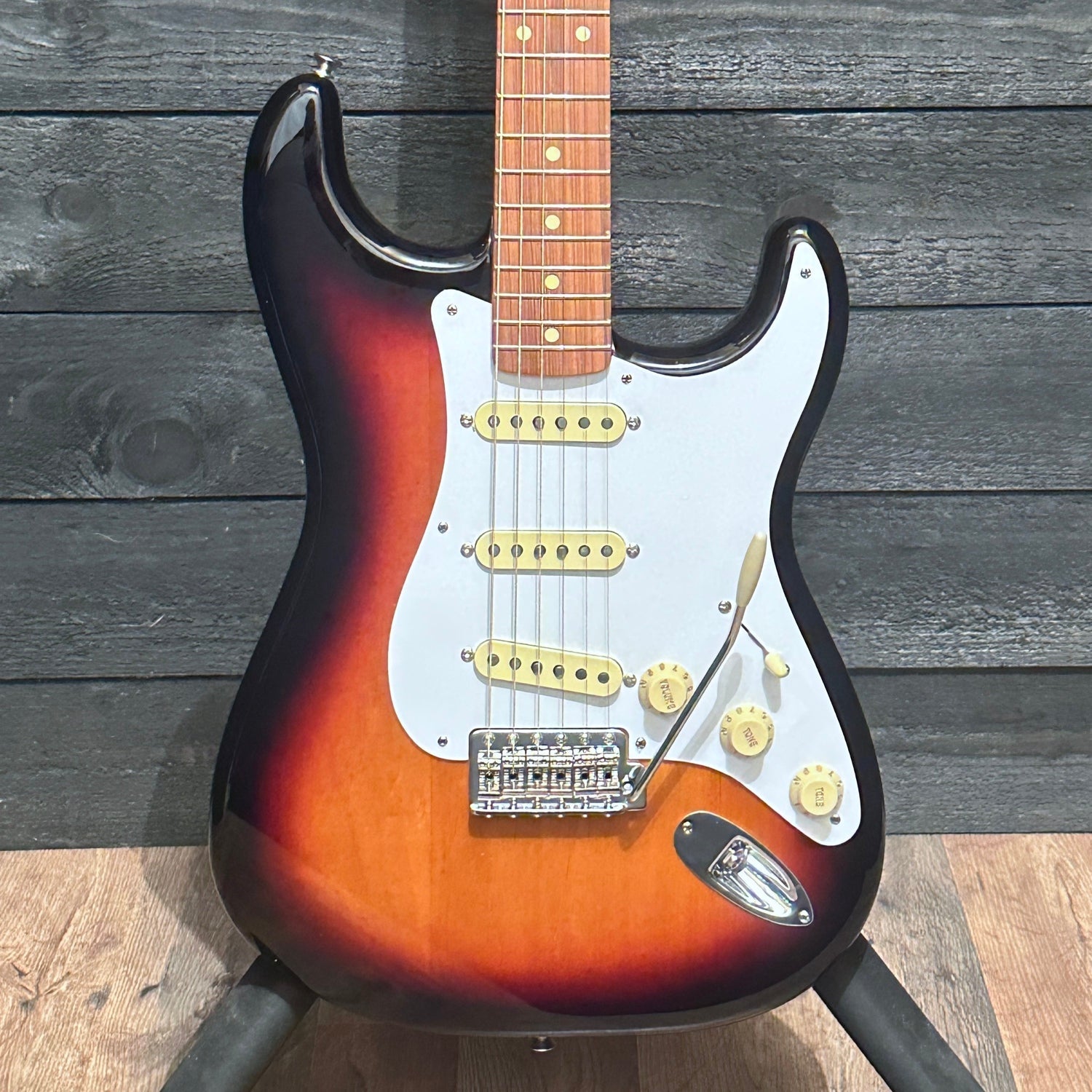 Fender Vintera ‘60s Stratocaster Electric Guitar 2022 - Sunburst