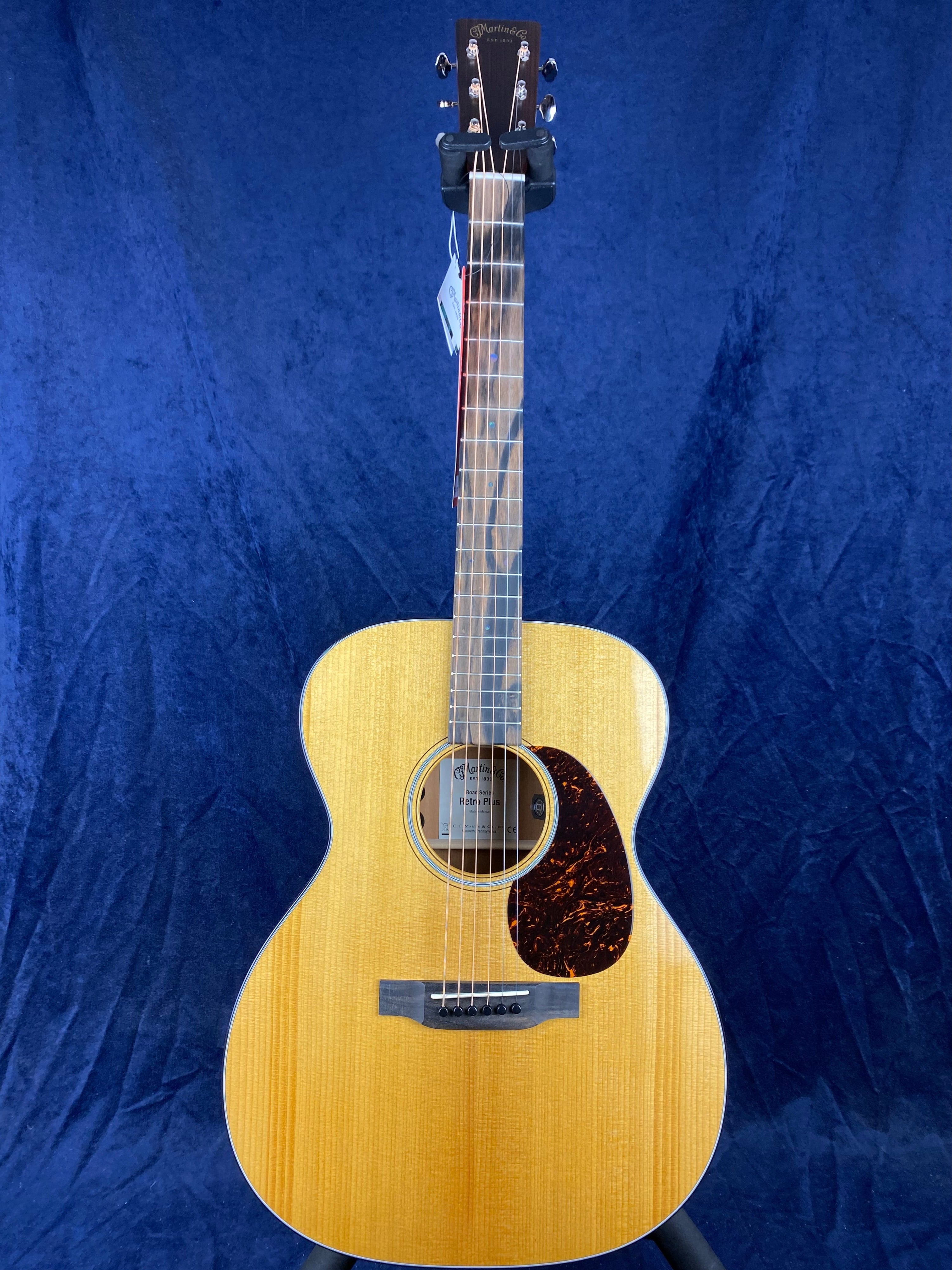 Martin 000E Retro Plus Road Series Mahogany with Soft Shell Case