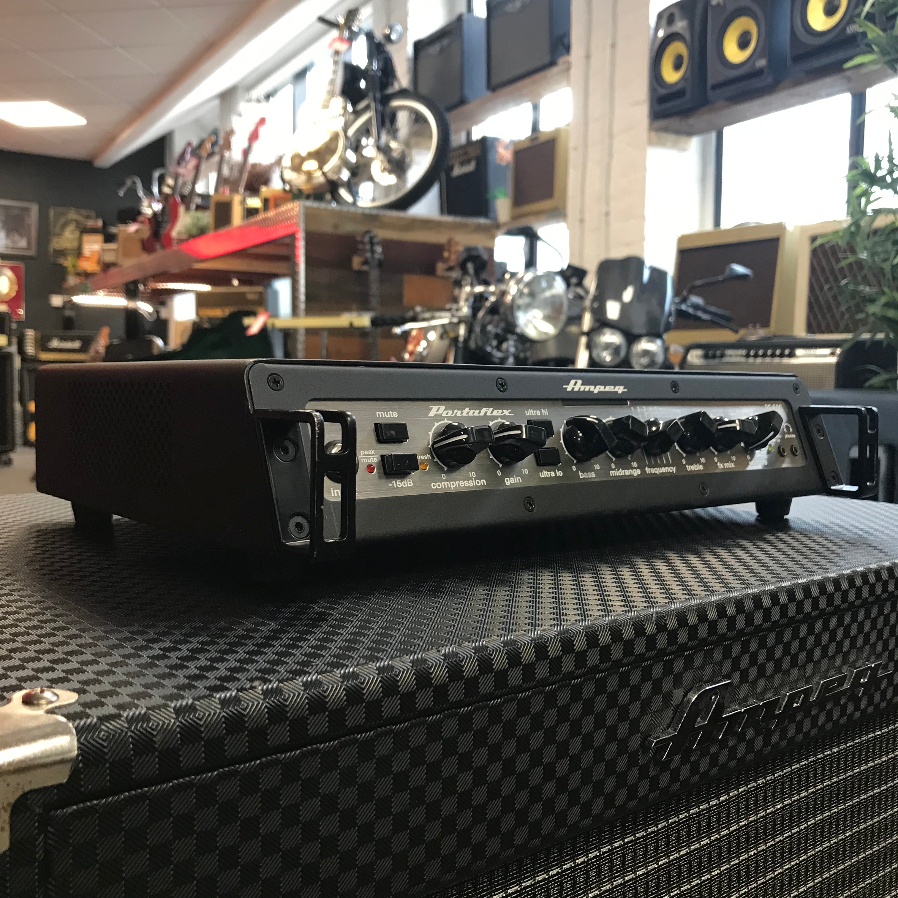 Ampeg PF-500 Portaflex 500-Watt Bass Amp Head