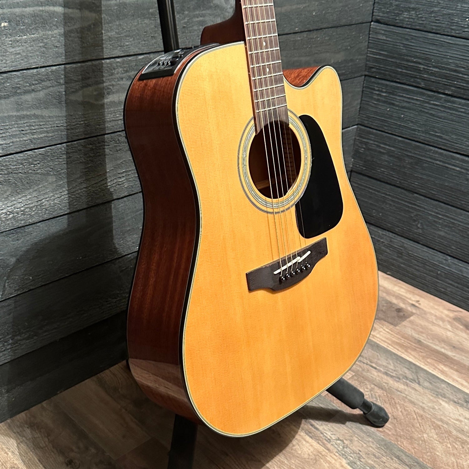 Takamine G Series GD30CE Dreadnought Cutaway Acoustic-Electric Guitar - Natural