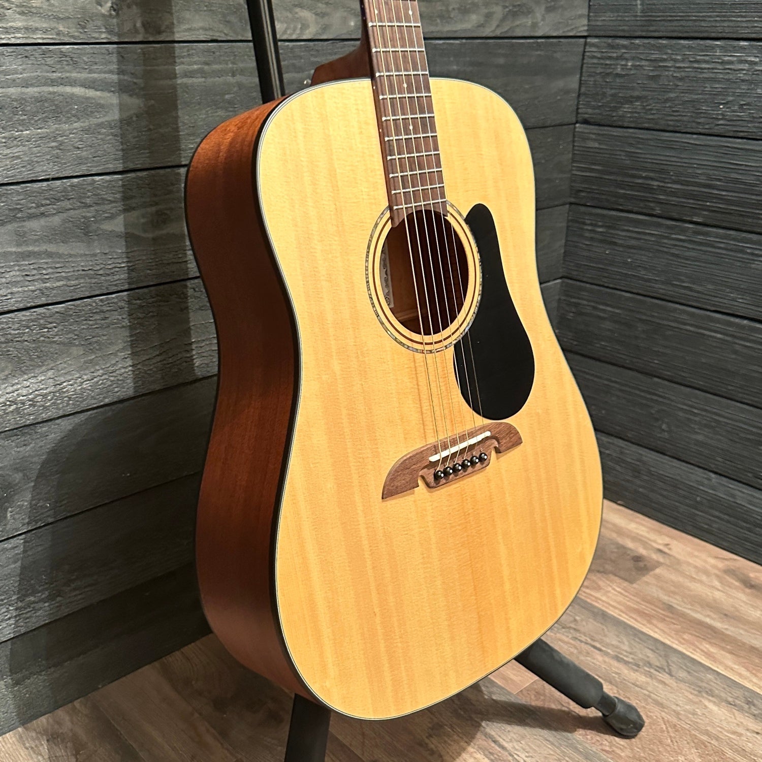 Alvarez Artist Series AD30 Dreadnought Acoustic Guitar - Natural