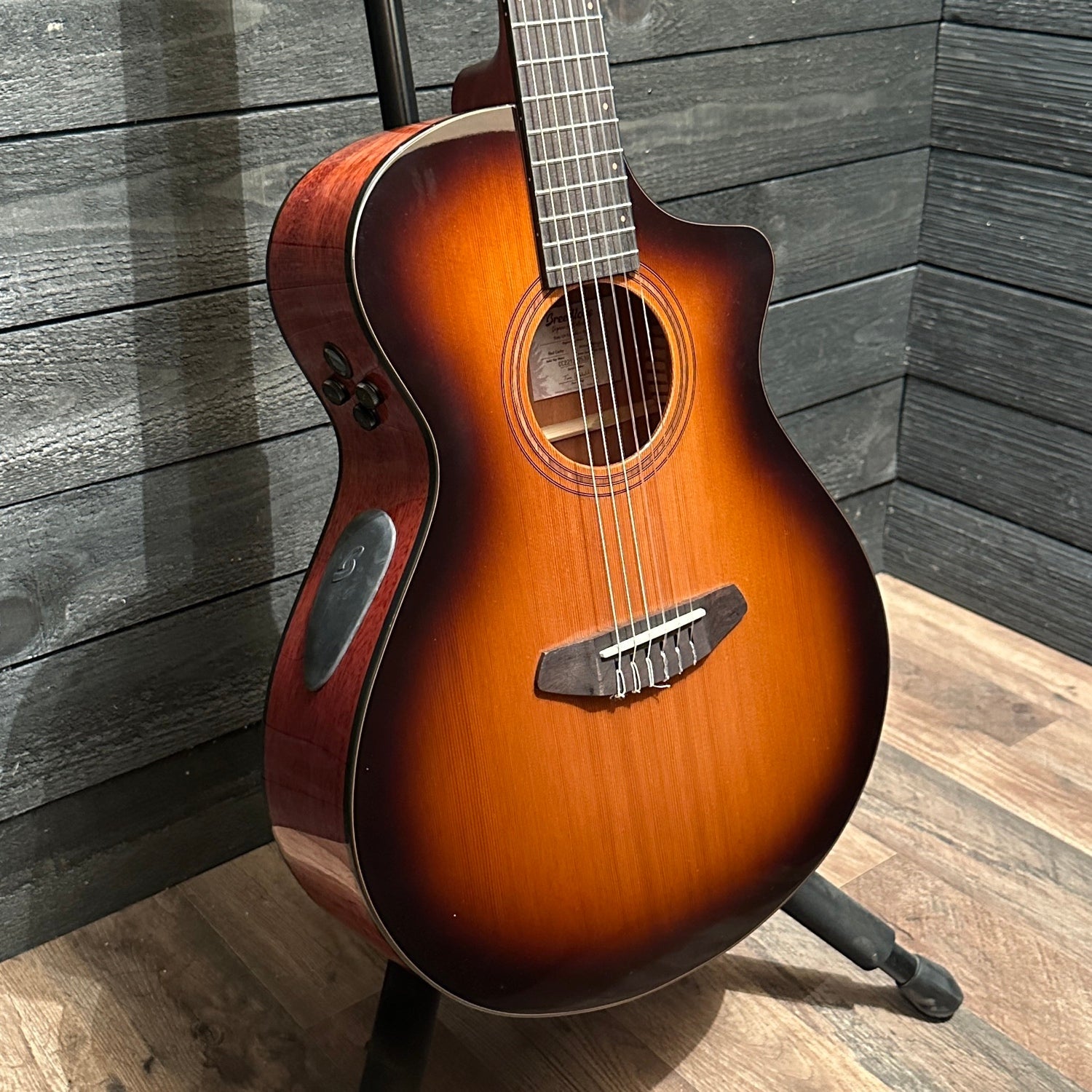 Breedlove Solo Concert CE Nylon String Acoustic-Electric Guitar w/ Case - Edge Burst
