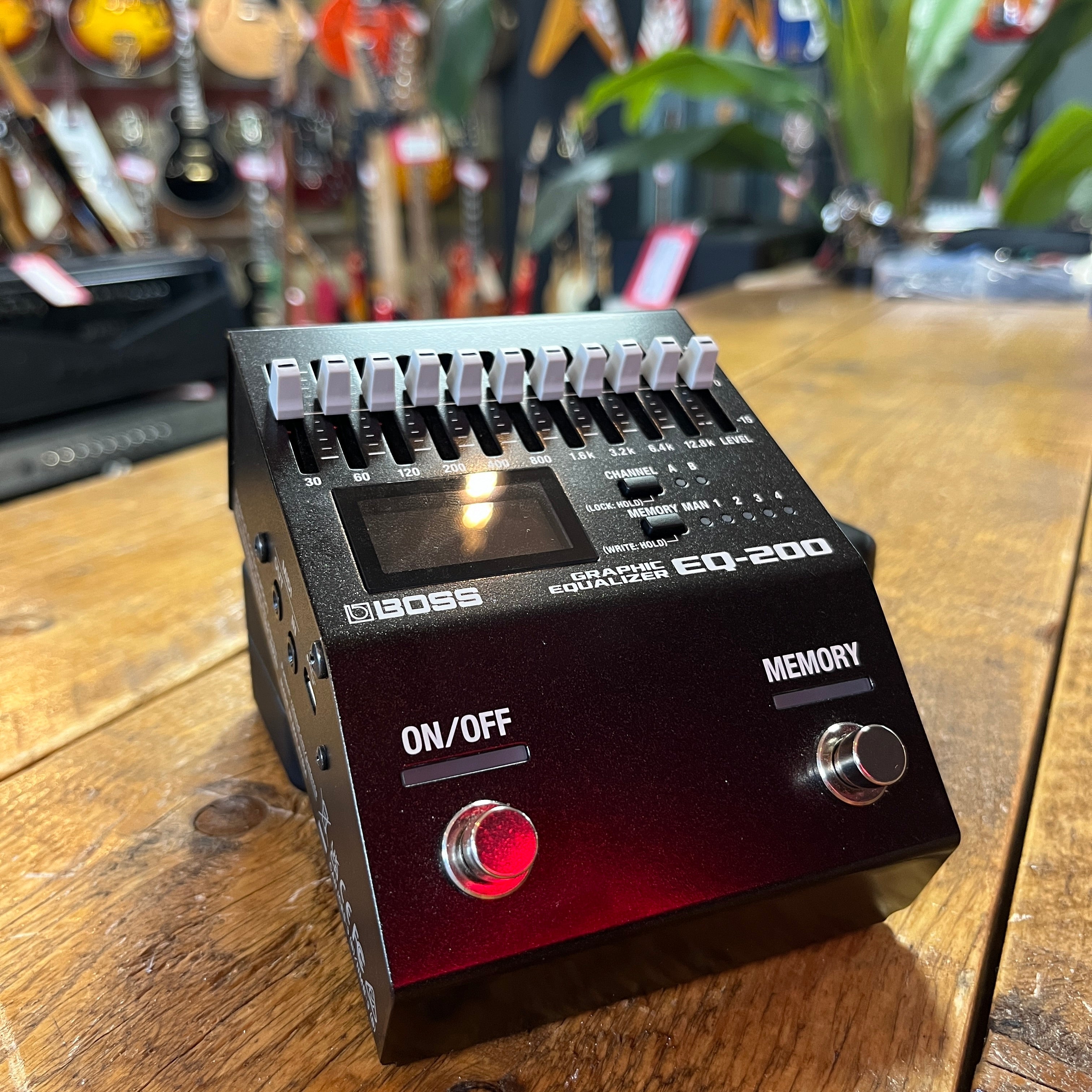 Boss EQ-200 Equalizer 2022 - Black