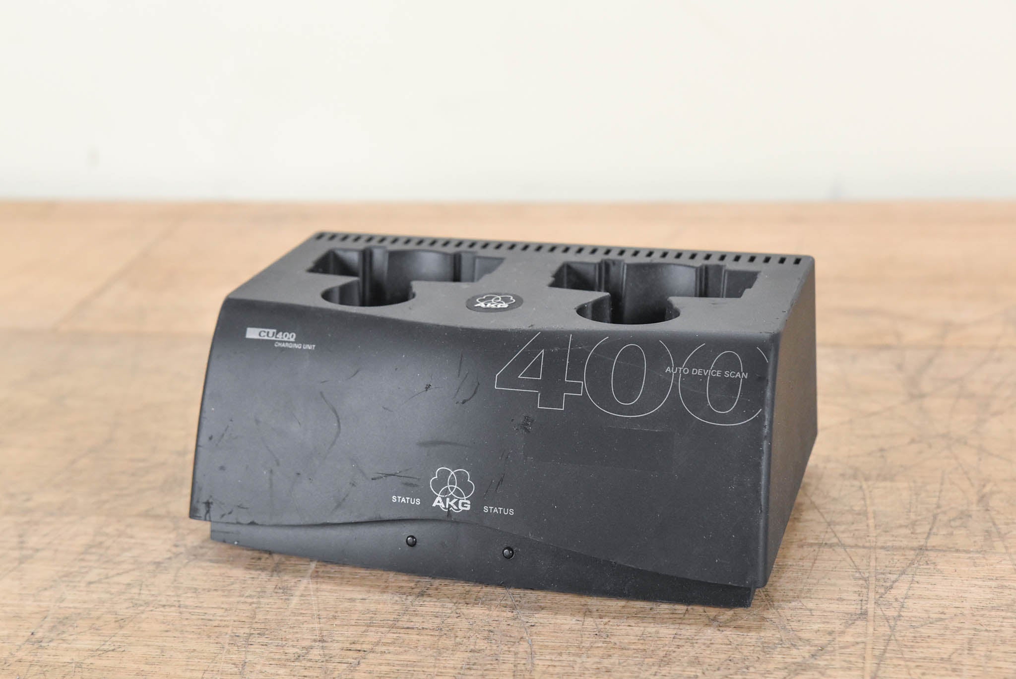 AKG CU400 Battery Charging Unit (NO POWER SUPPLY)