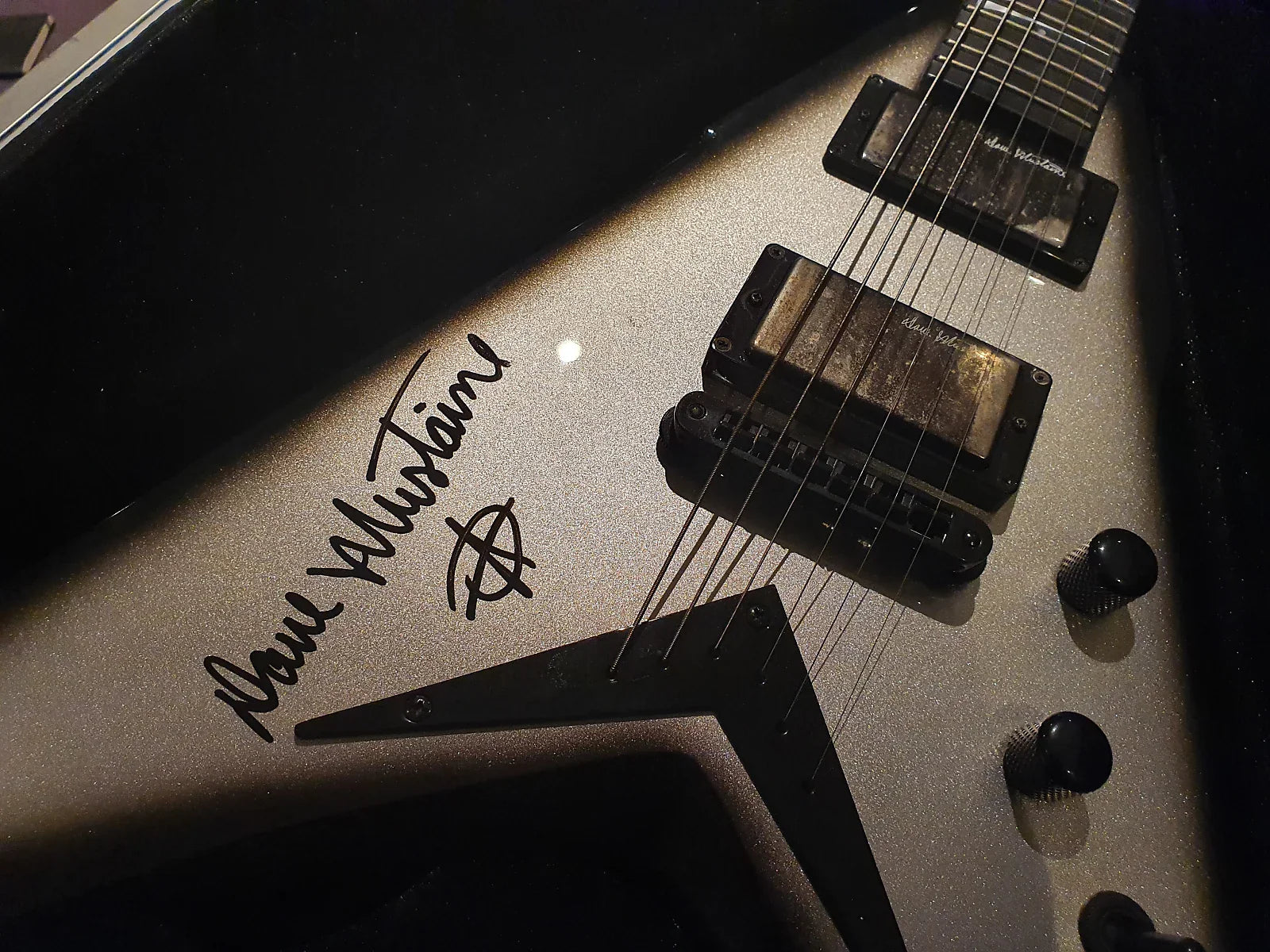 Dave Mustaine's Personally Owned Megadeth Tour Dean USA Custom Shop VMNT Flying King V kv1