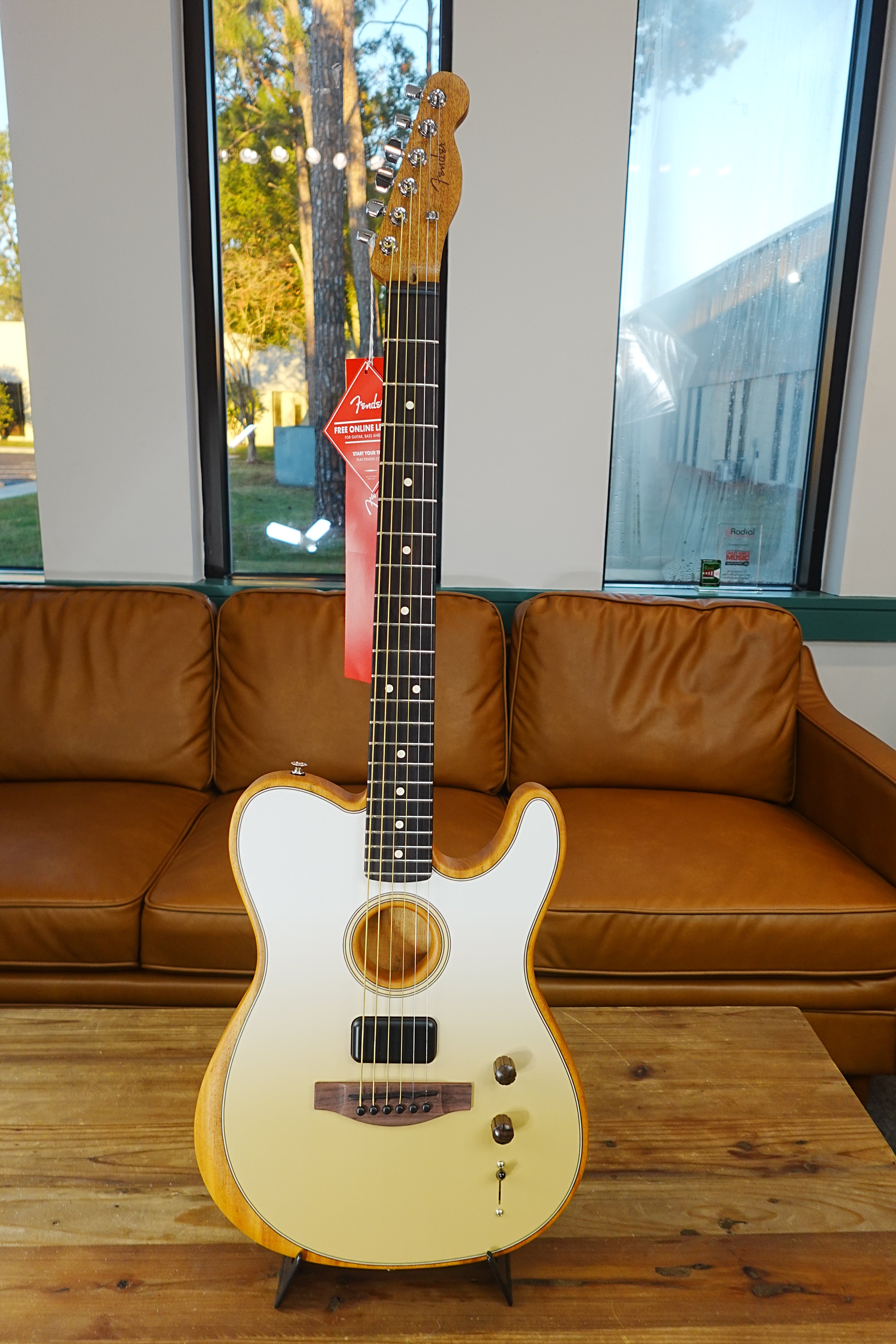 Fender Finneas Acoustasonic Telecaster Rosewood Fingerboard - Cappuccino Fade