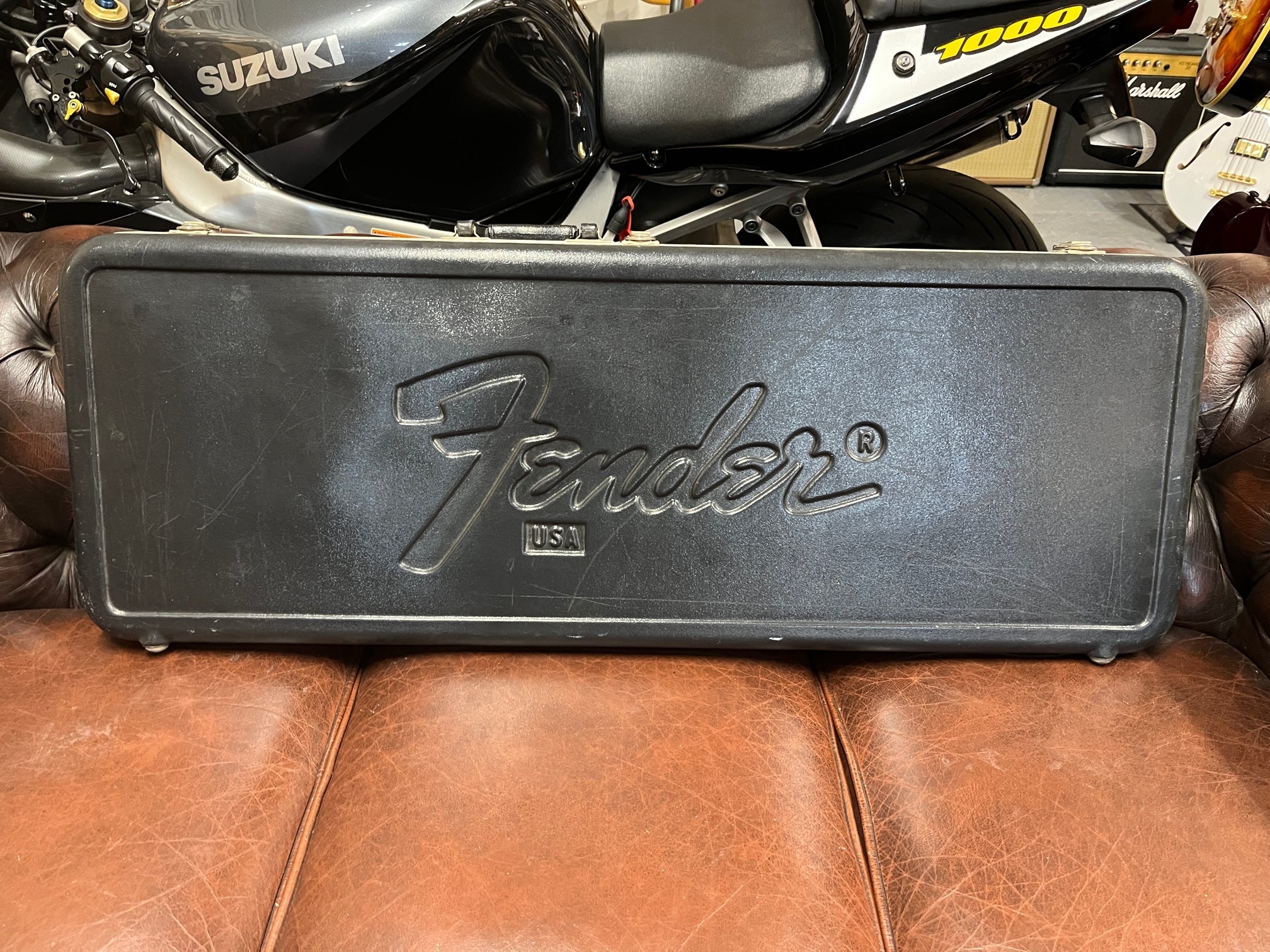 Fender Late 70's Early 80's Molded Case Fender 1970-1980 - Black