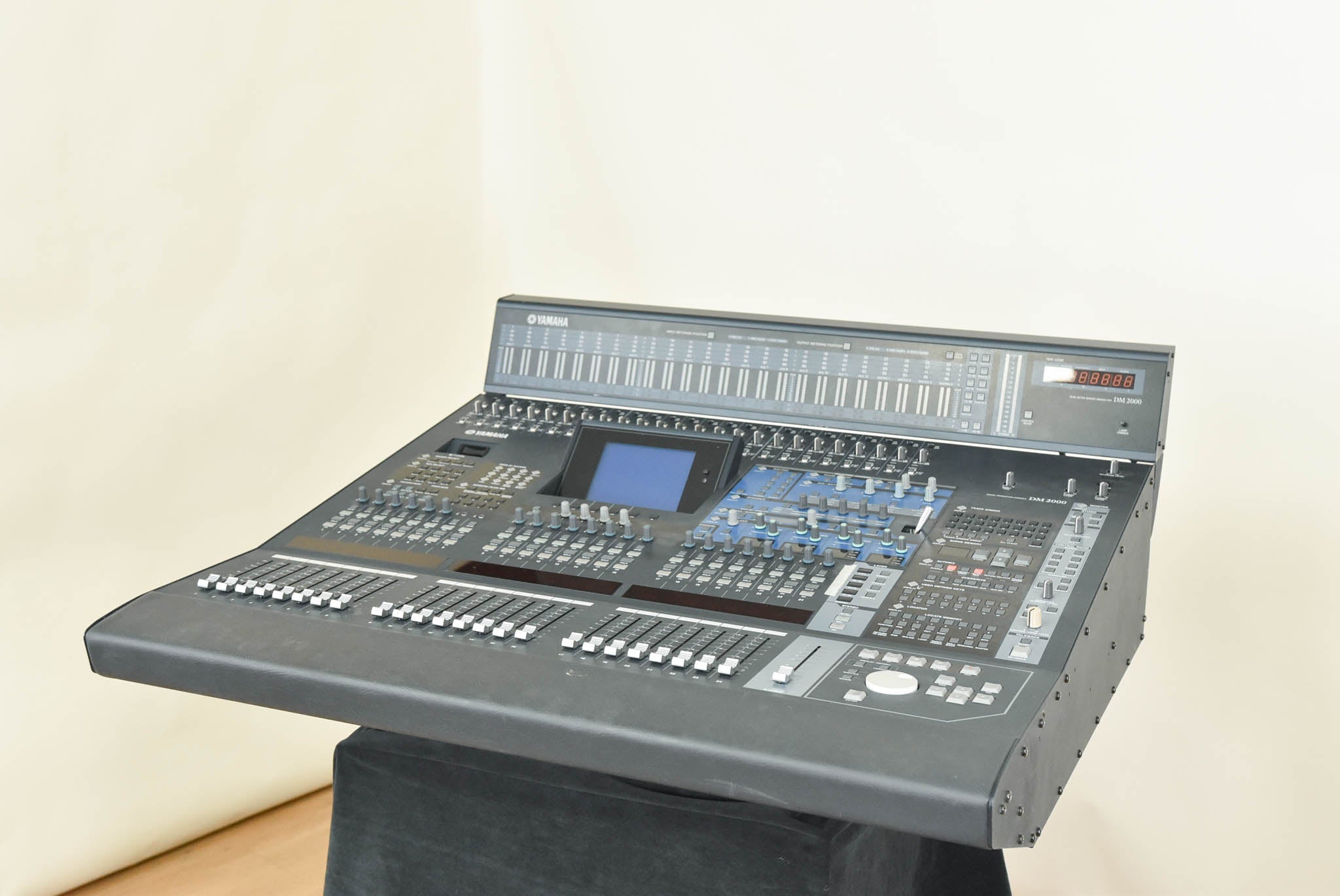 Yamaha DM2000 24-Channel Digital Audio Mixing Console