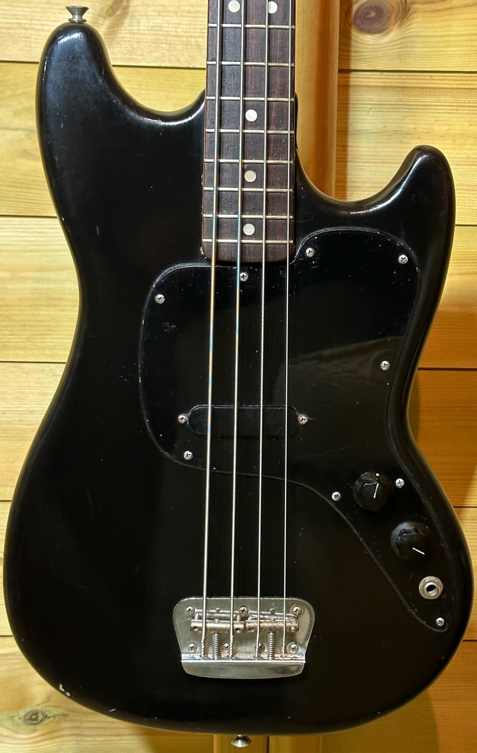 1974, Fender Musicmaster short scale bass