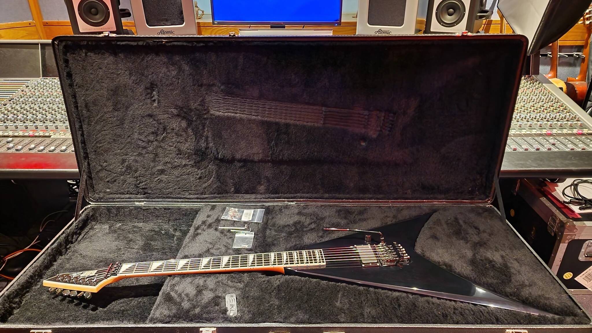 ESP custom Alexi Laiho Signature Sawtooth Flying V artist owned by Andy Sneap (Sabbat, Hell, Judas Priest)