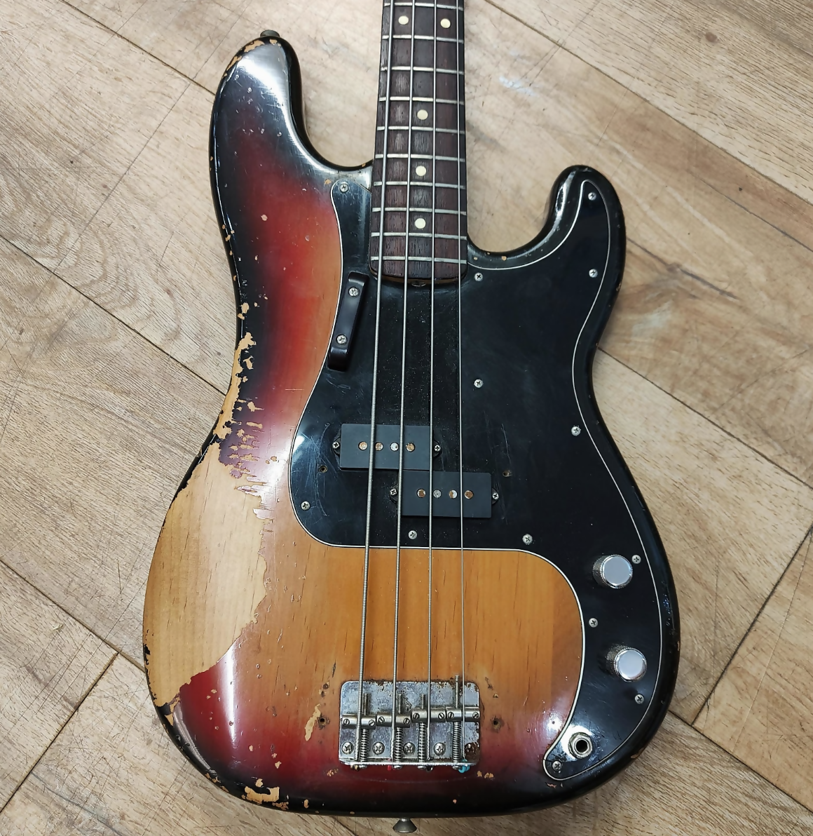 Fender Precision Bass with Rosewood Fretboard 1974 Sunburst